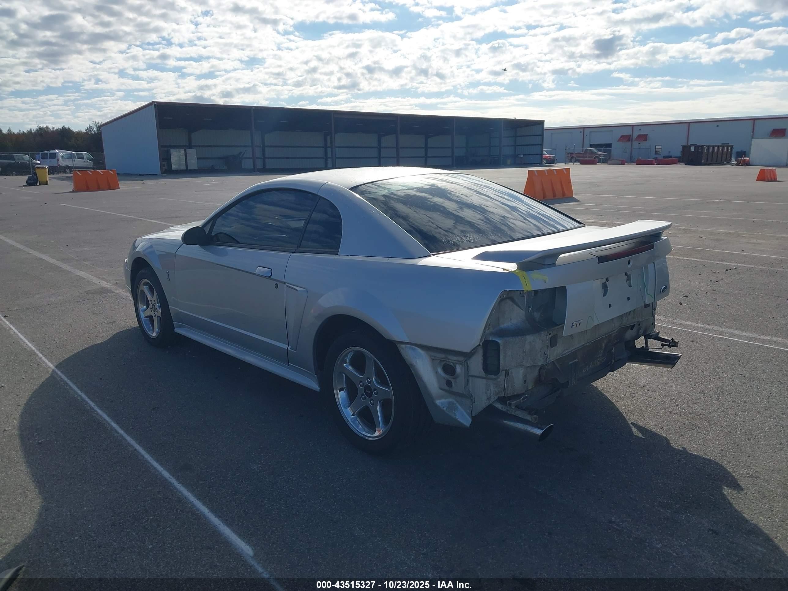 FORD MUSTANG image 3