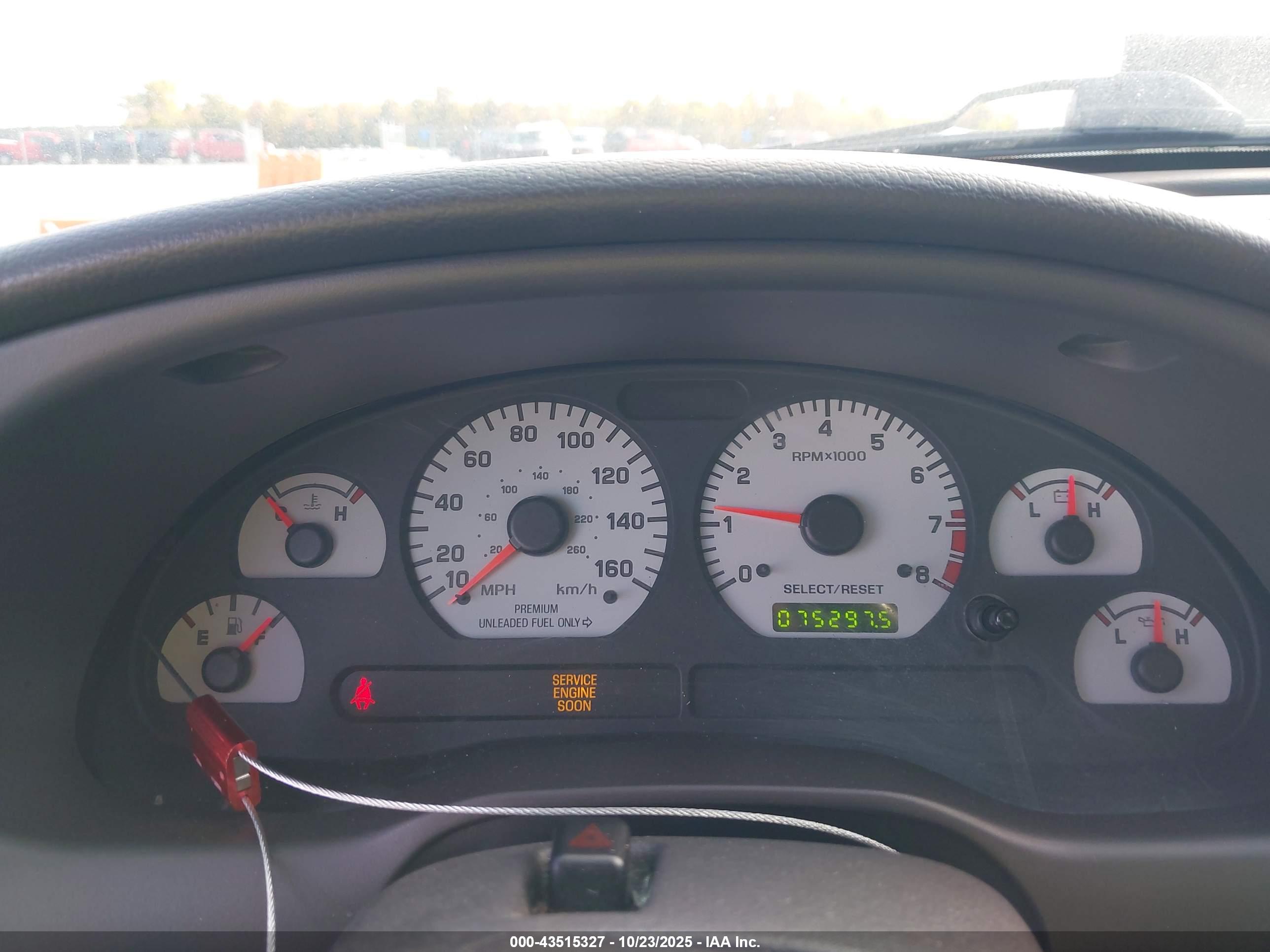 FORD MUSTANG image 7