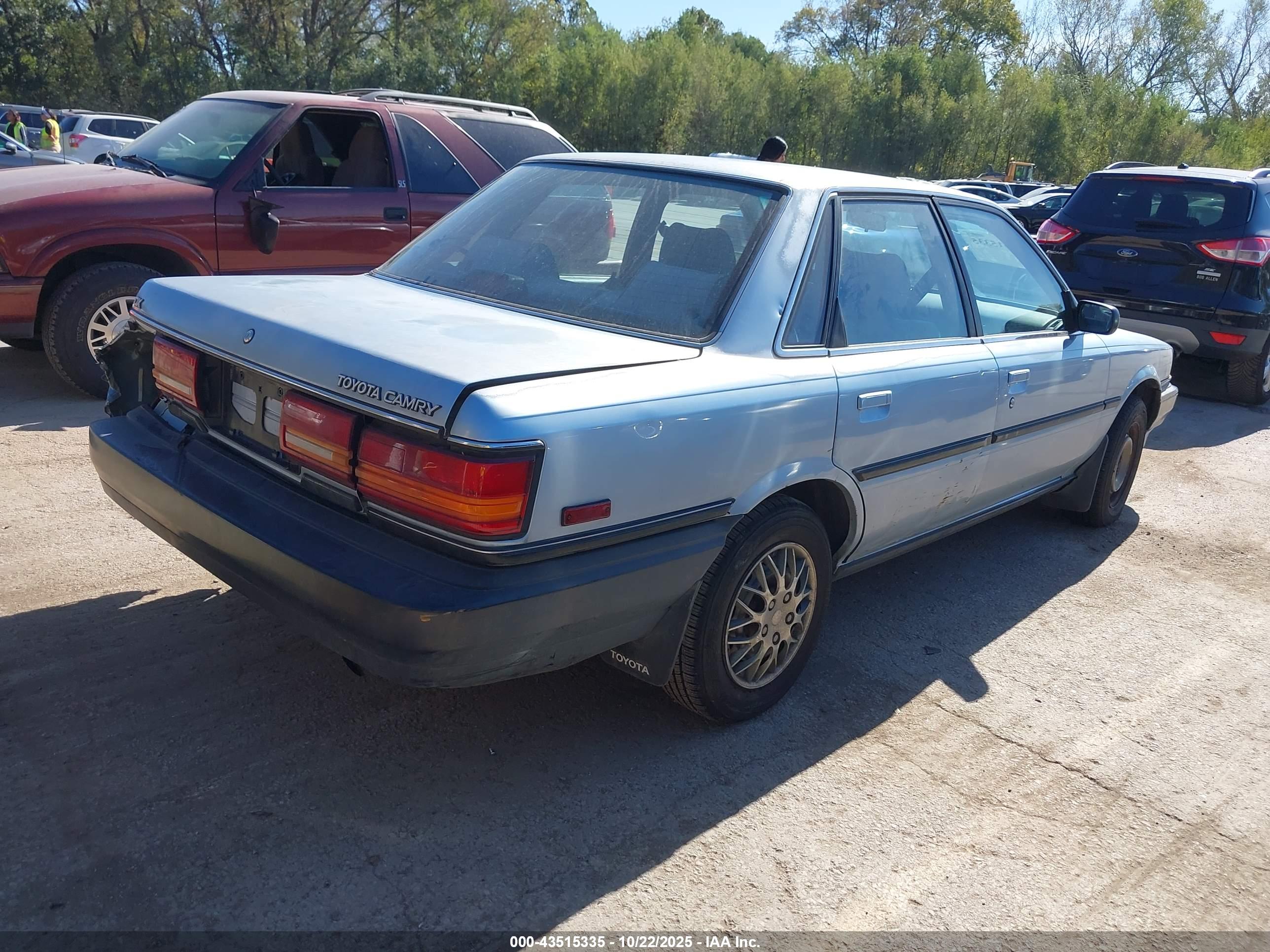TOYOTA CAMRY image 4