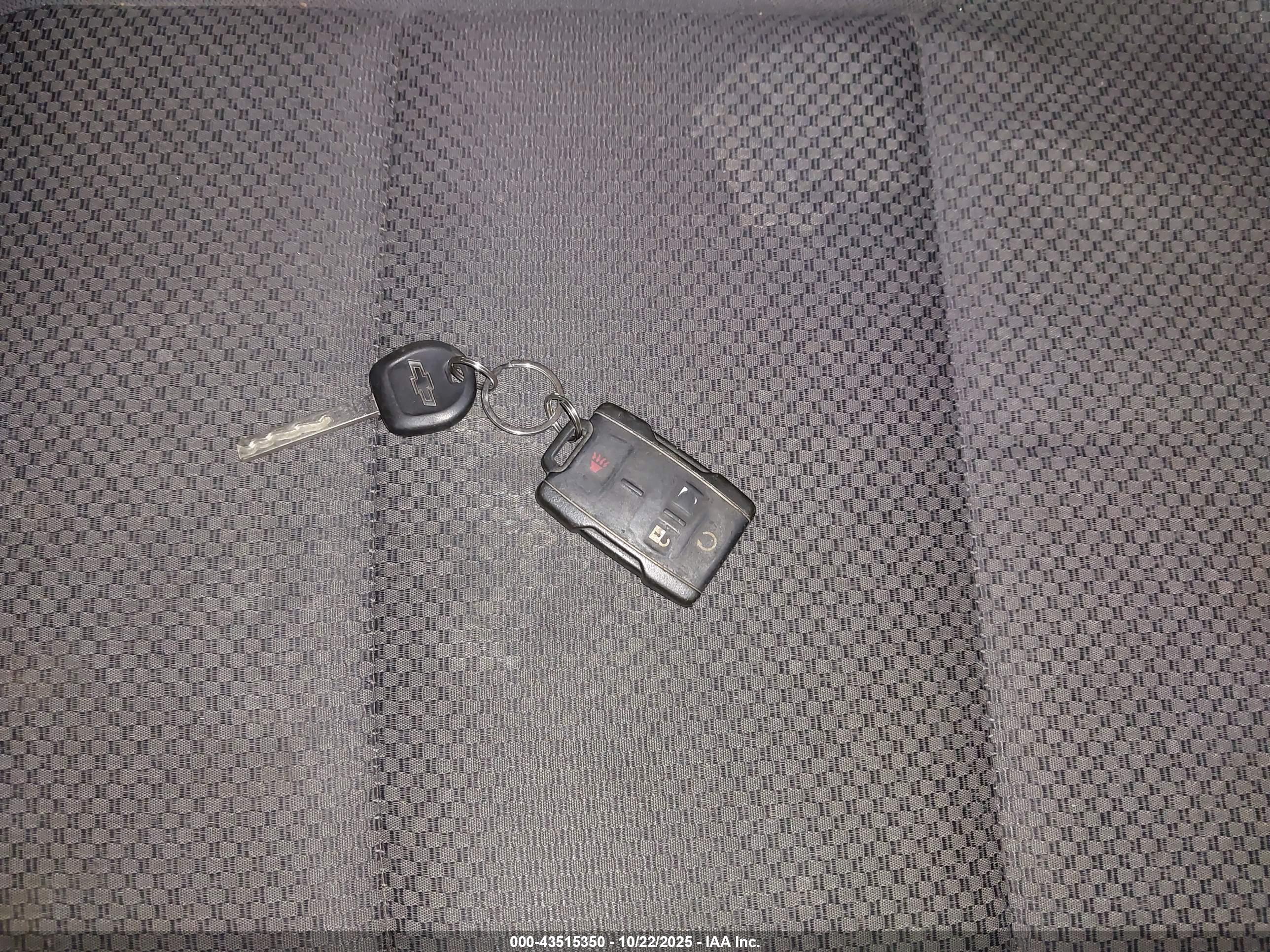 CHEVROLET SILVERADO image 11