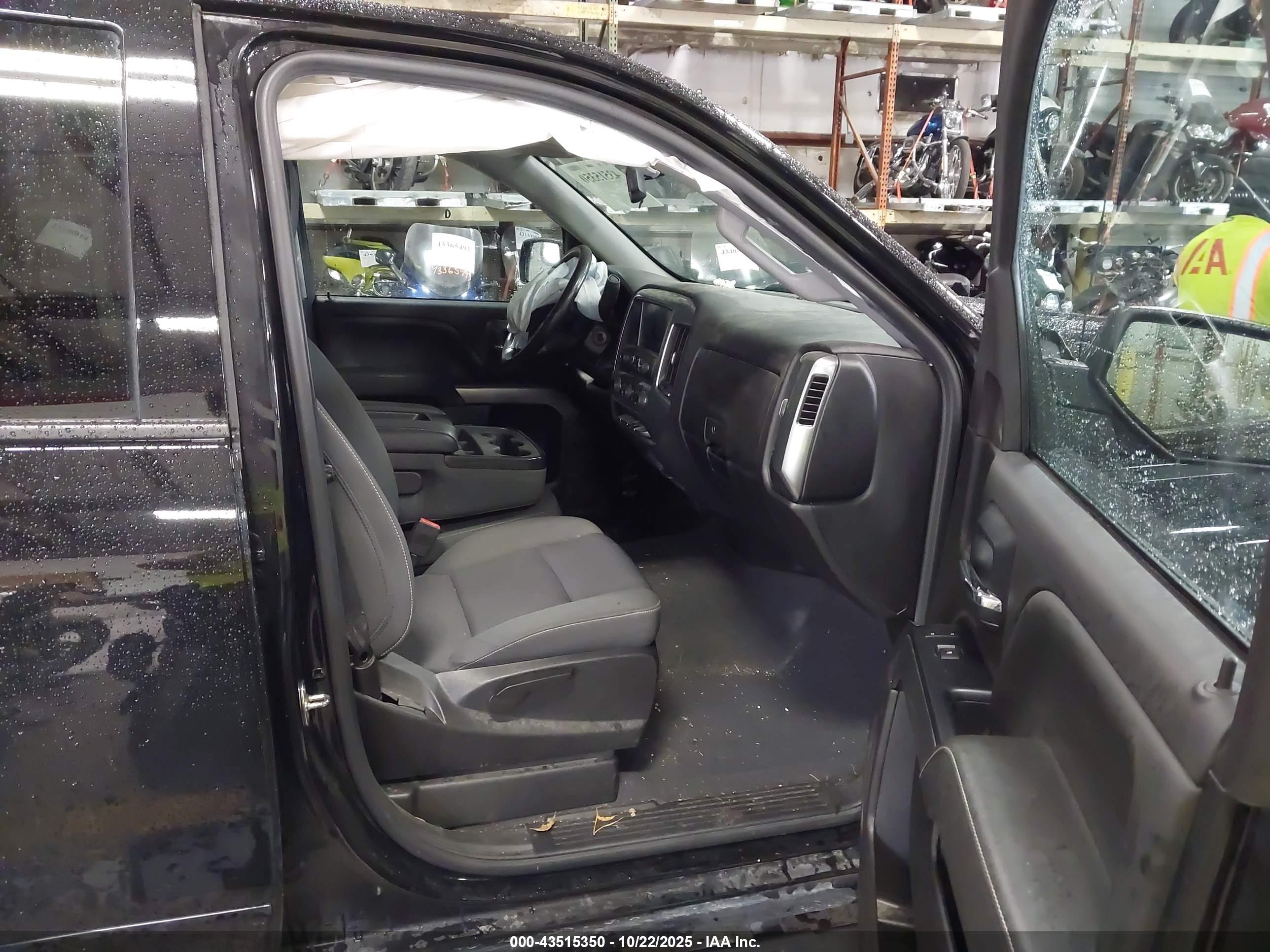 CHEVROLET SILVERADO image 5