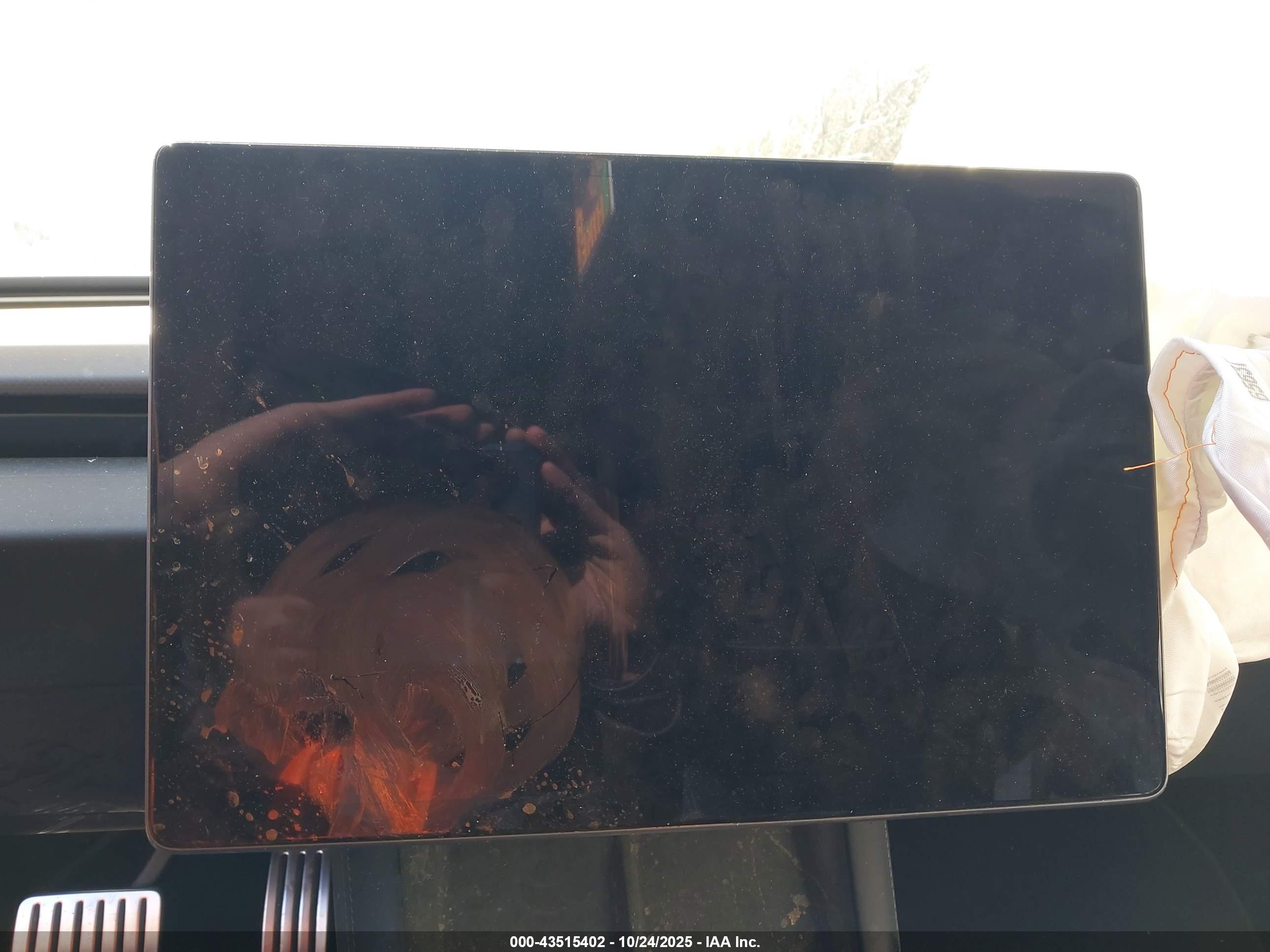 TESLA MODEL image 7