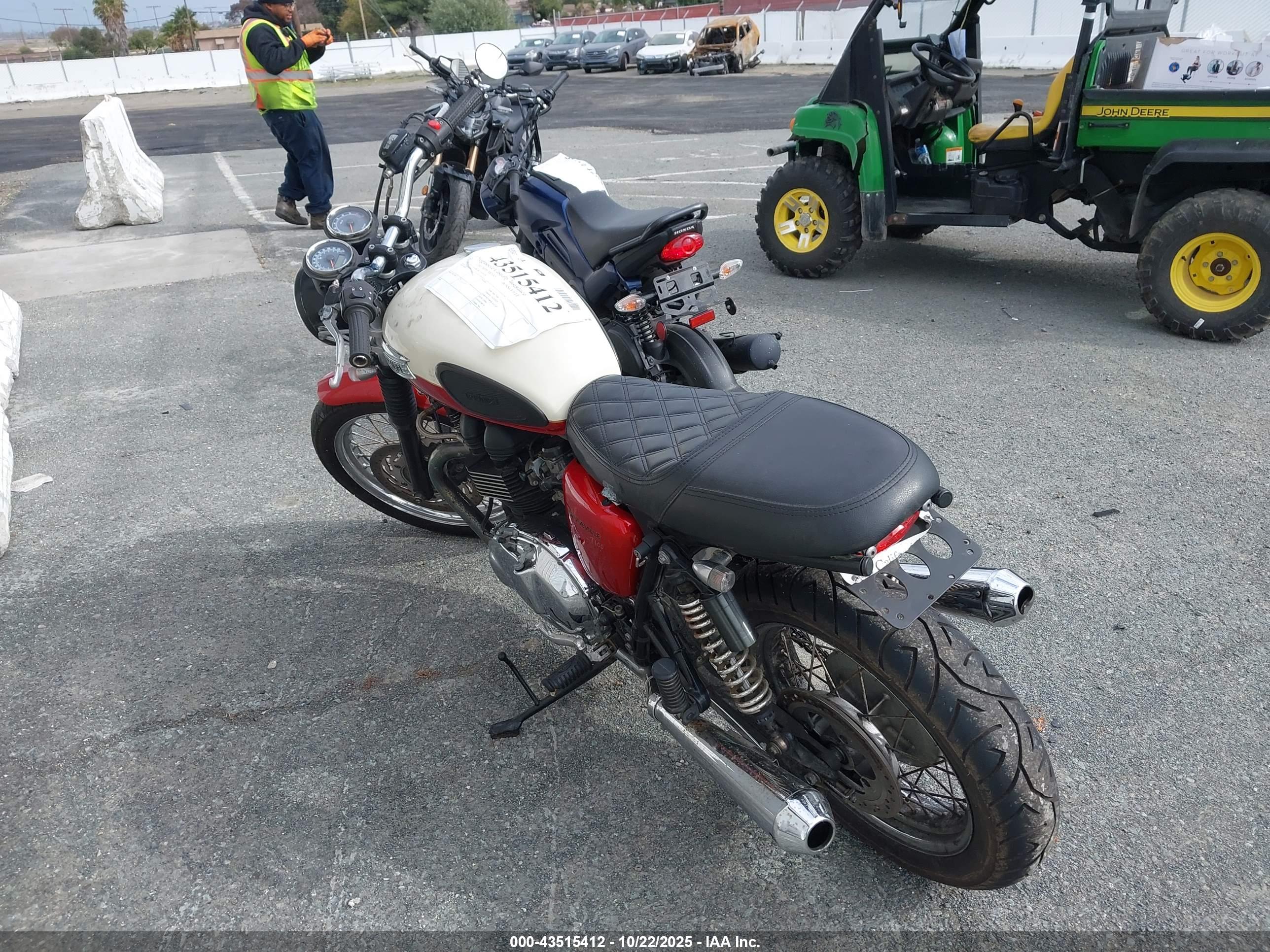 TRIUMPH MOTORCYCLE image 3