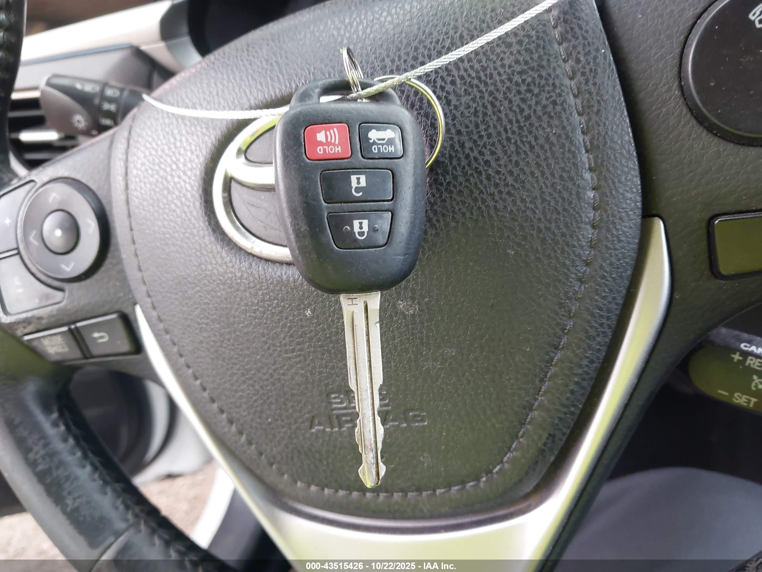 TOYOTA COROLLA image 11