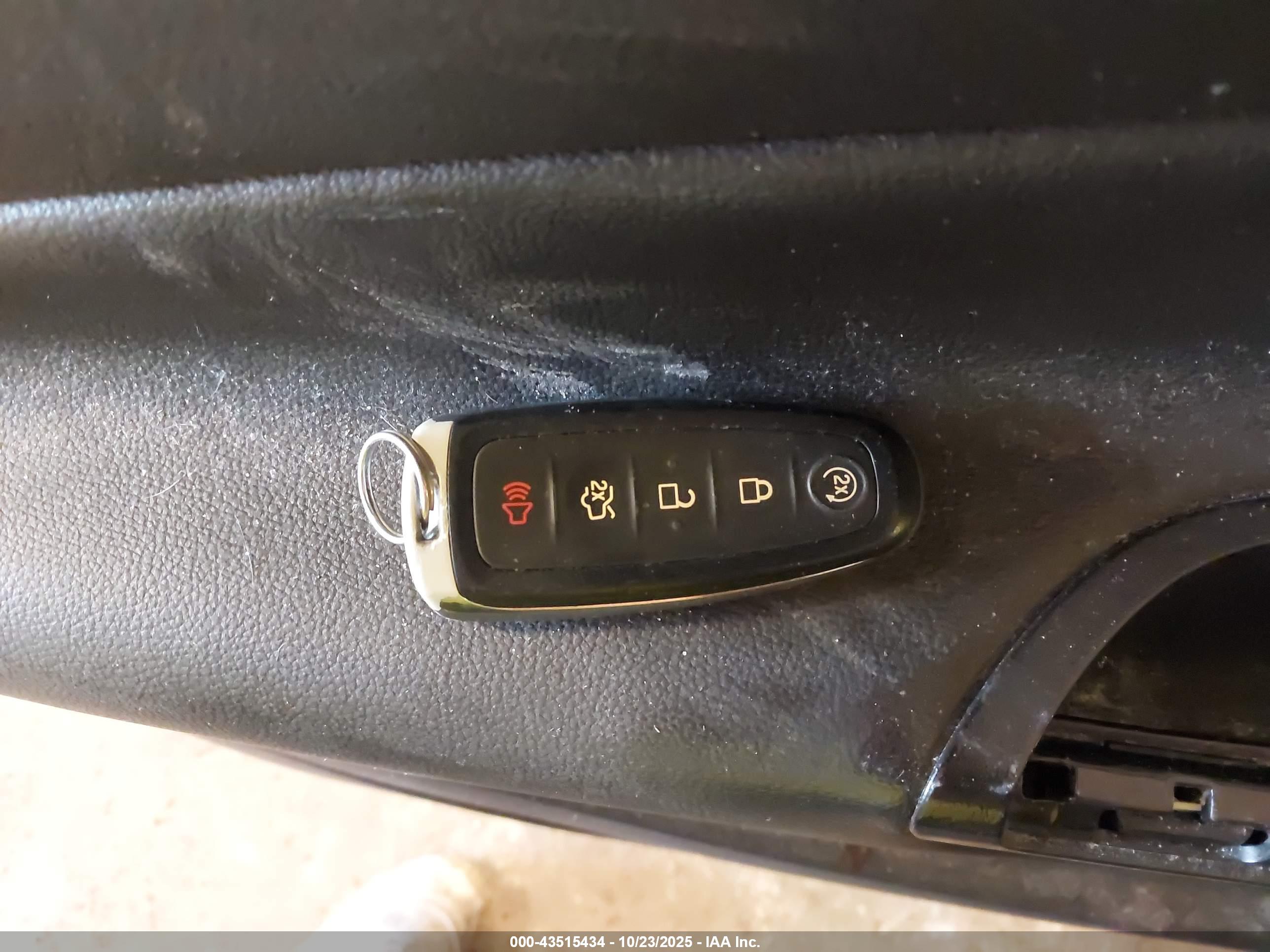 FORD ESCAPE image 11