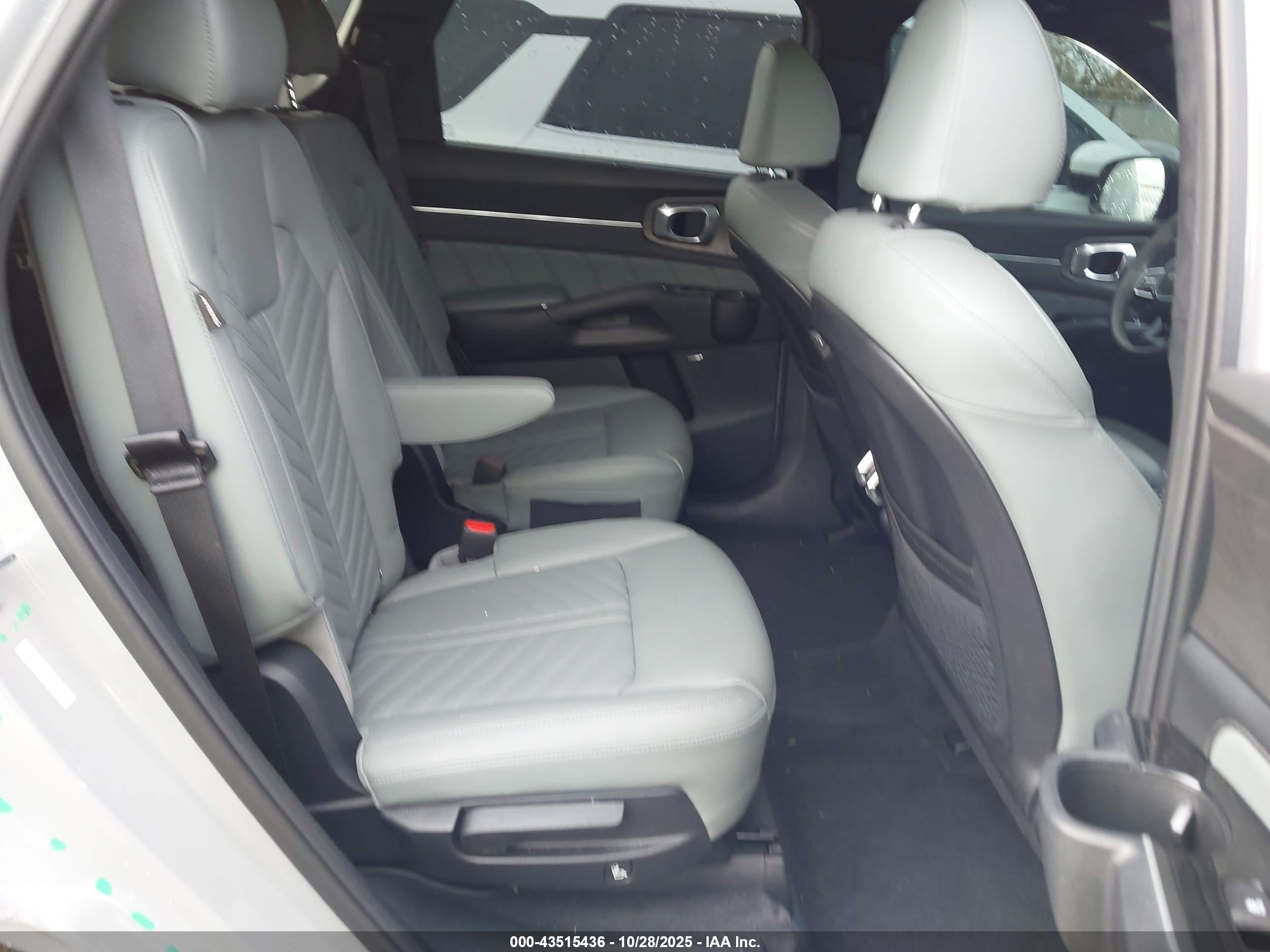 KIA SORENTO image 8