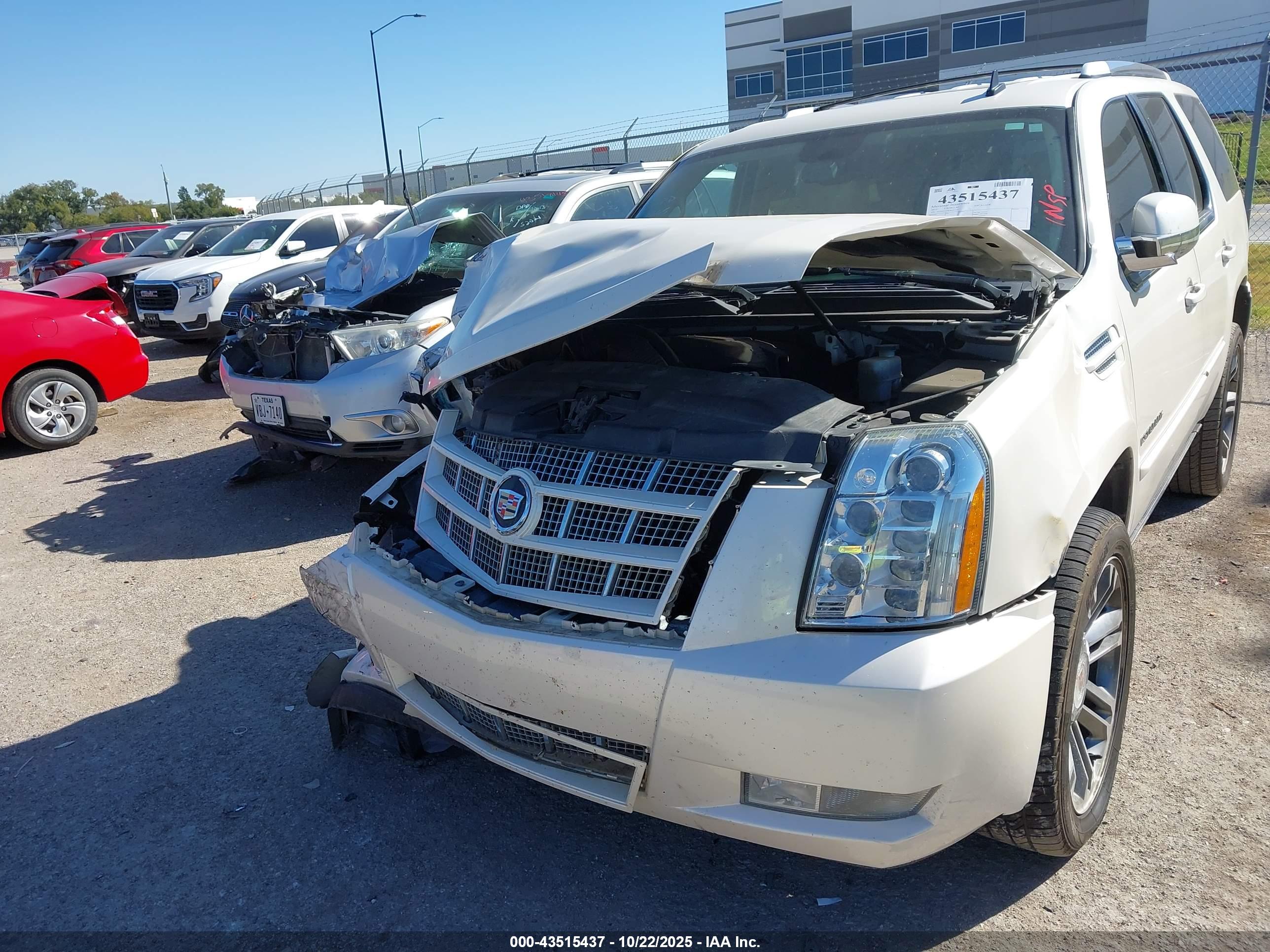 CADILLAC ESCALADE image 6