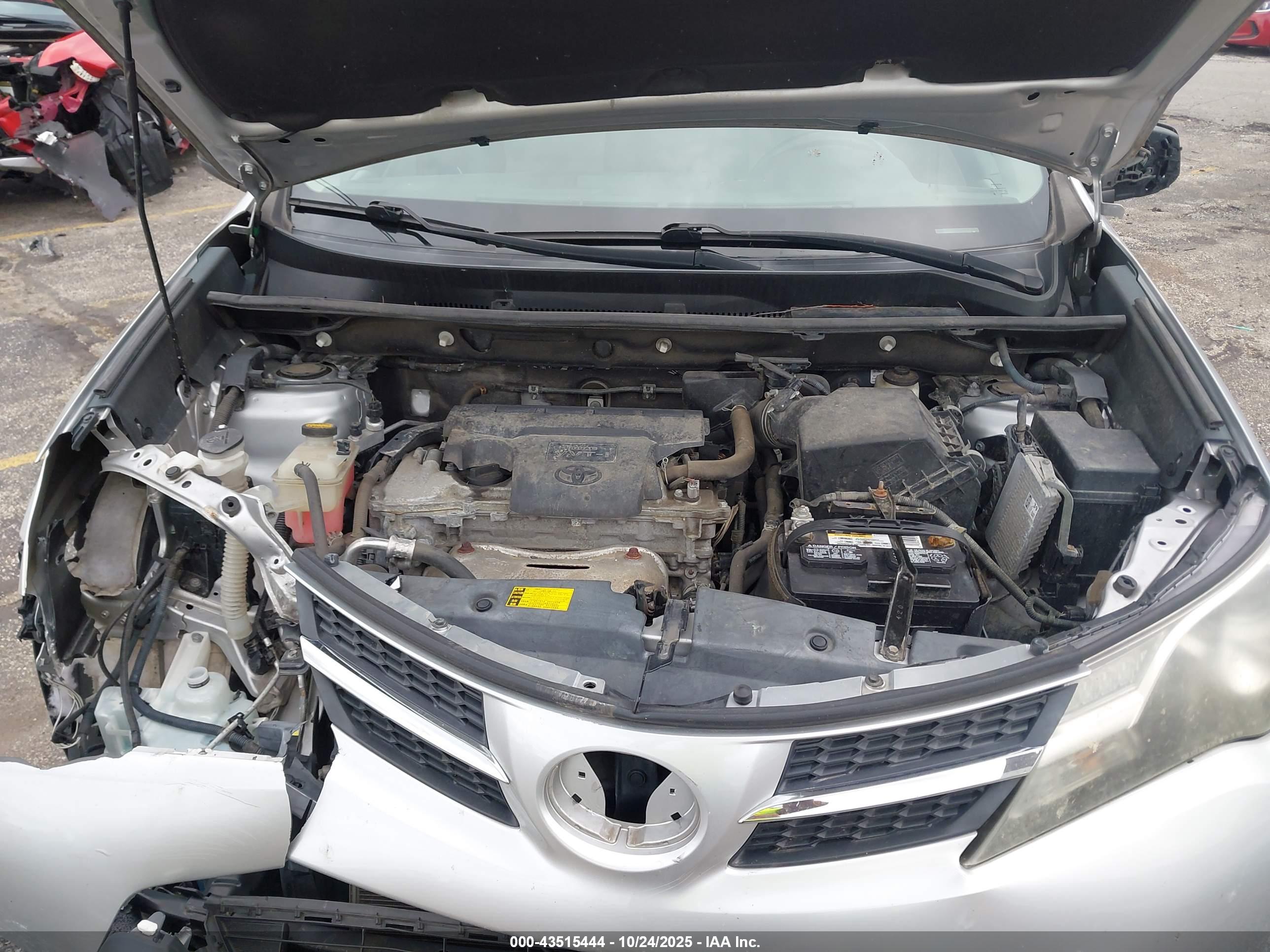 TOYOTA RAV4 image 10