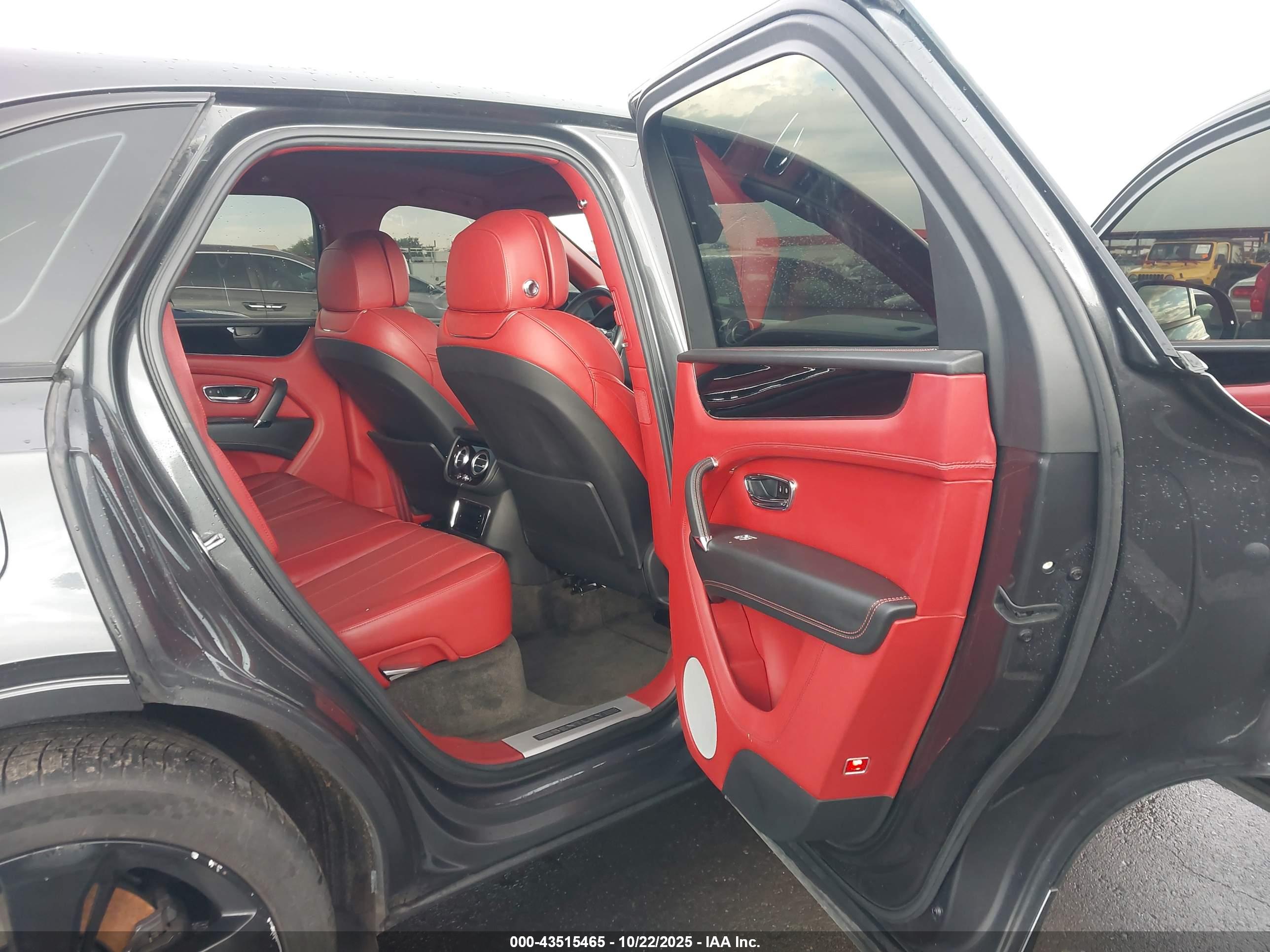 BENTLEY BENTAYGA image 8