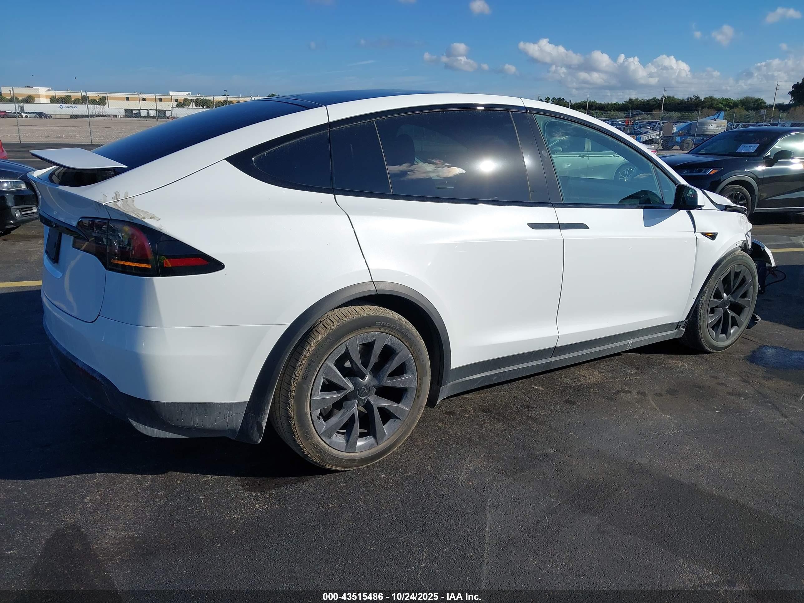 TESLA MODEL image 4