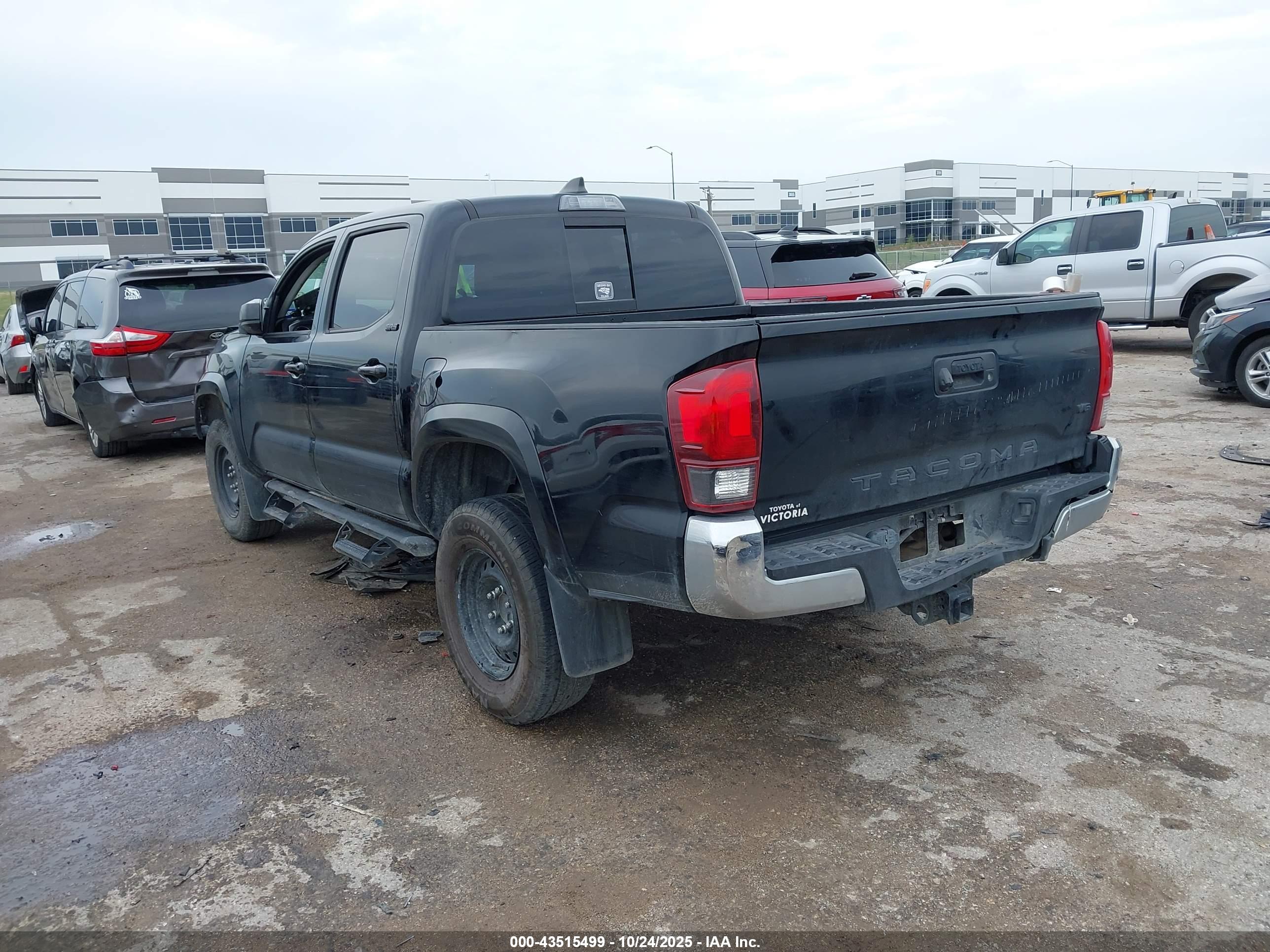 TOYOTA TACOMA image 3