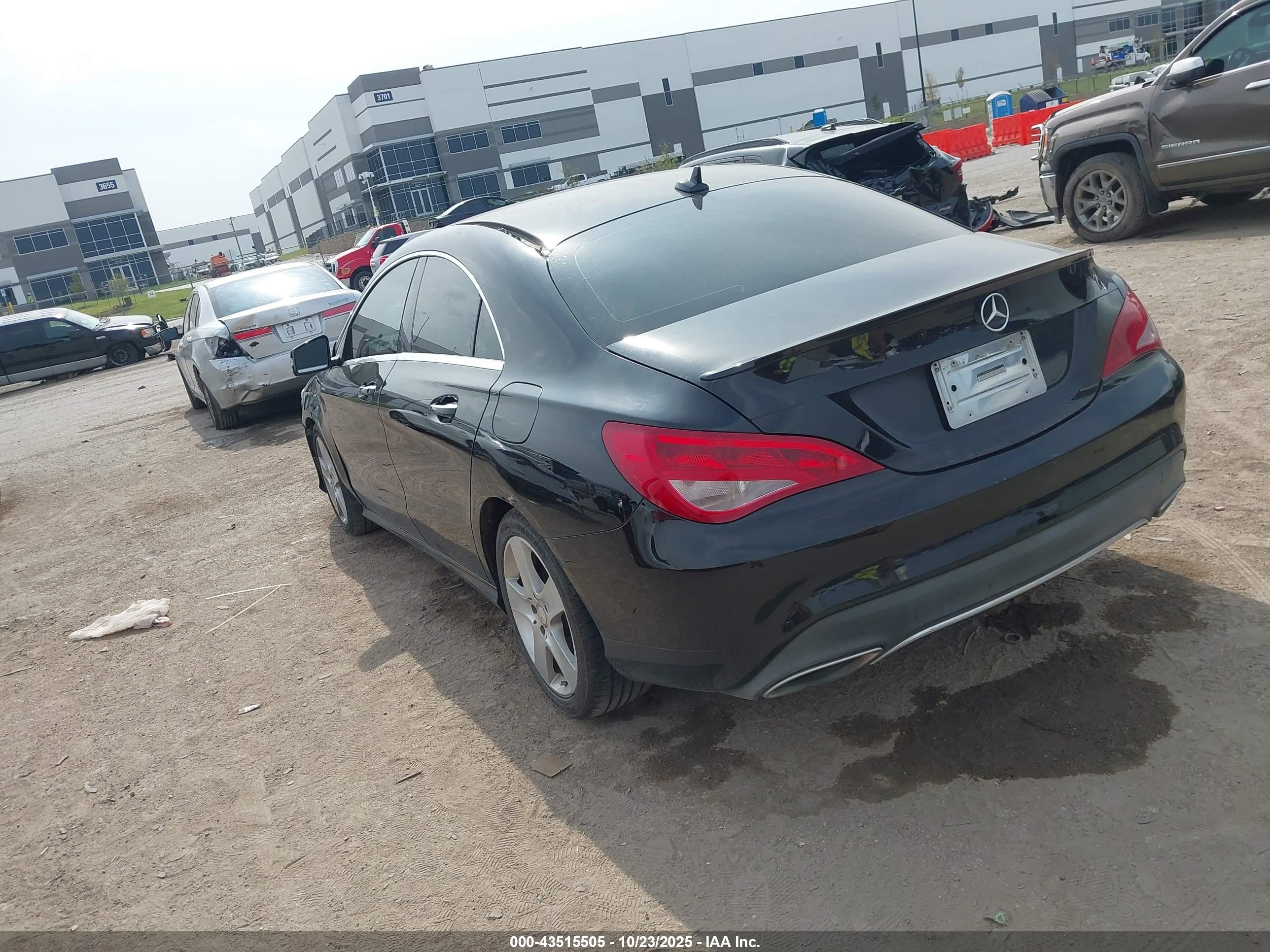 MERCEDES-BENZ CLA image 3