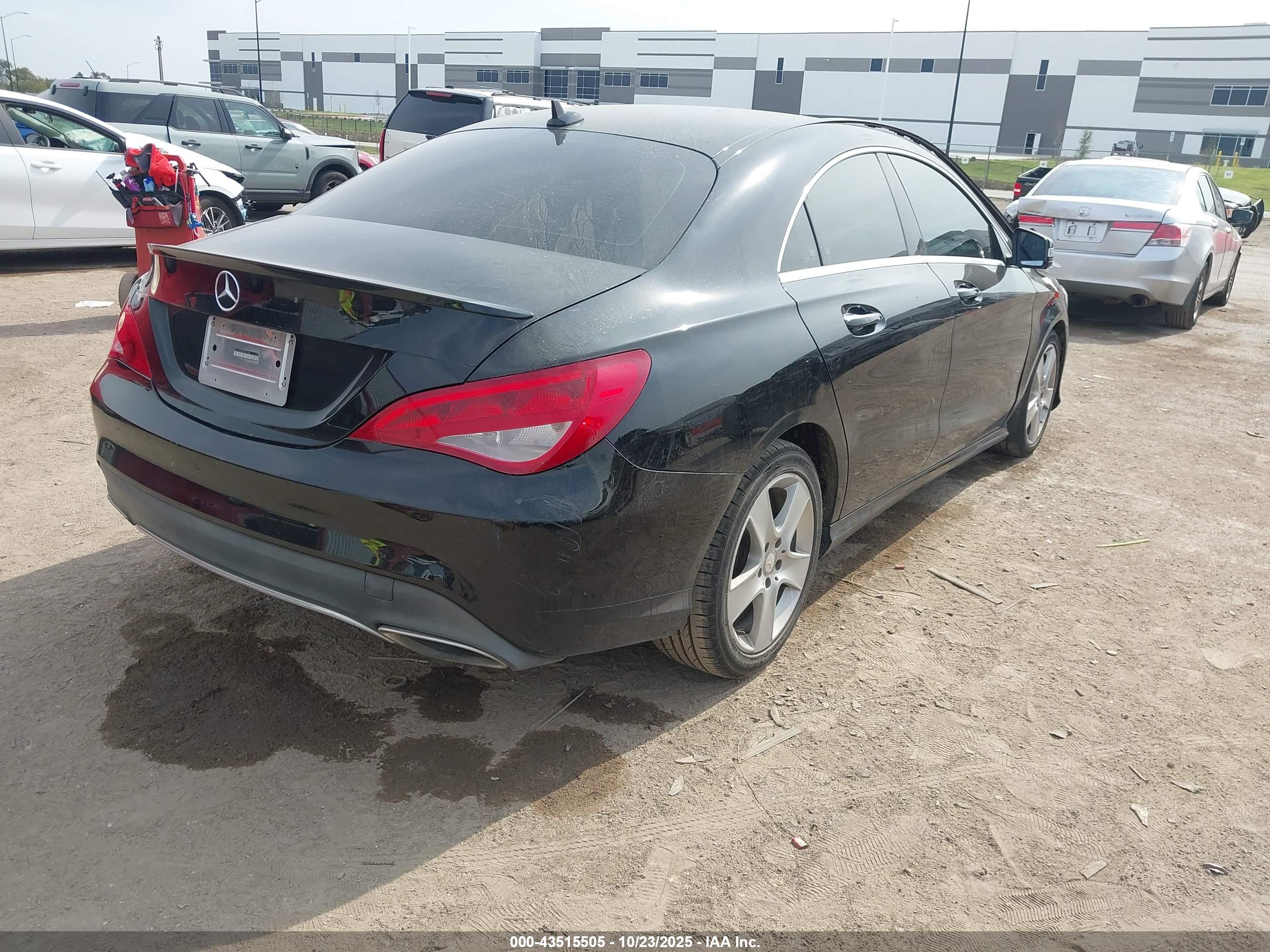 MERCEDES-BENZ CLA image 4