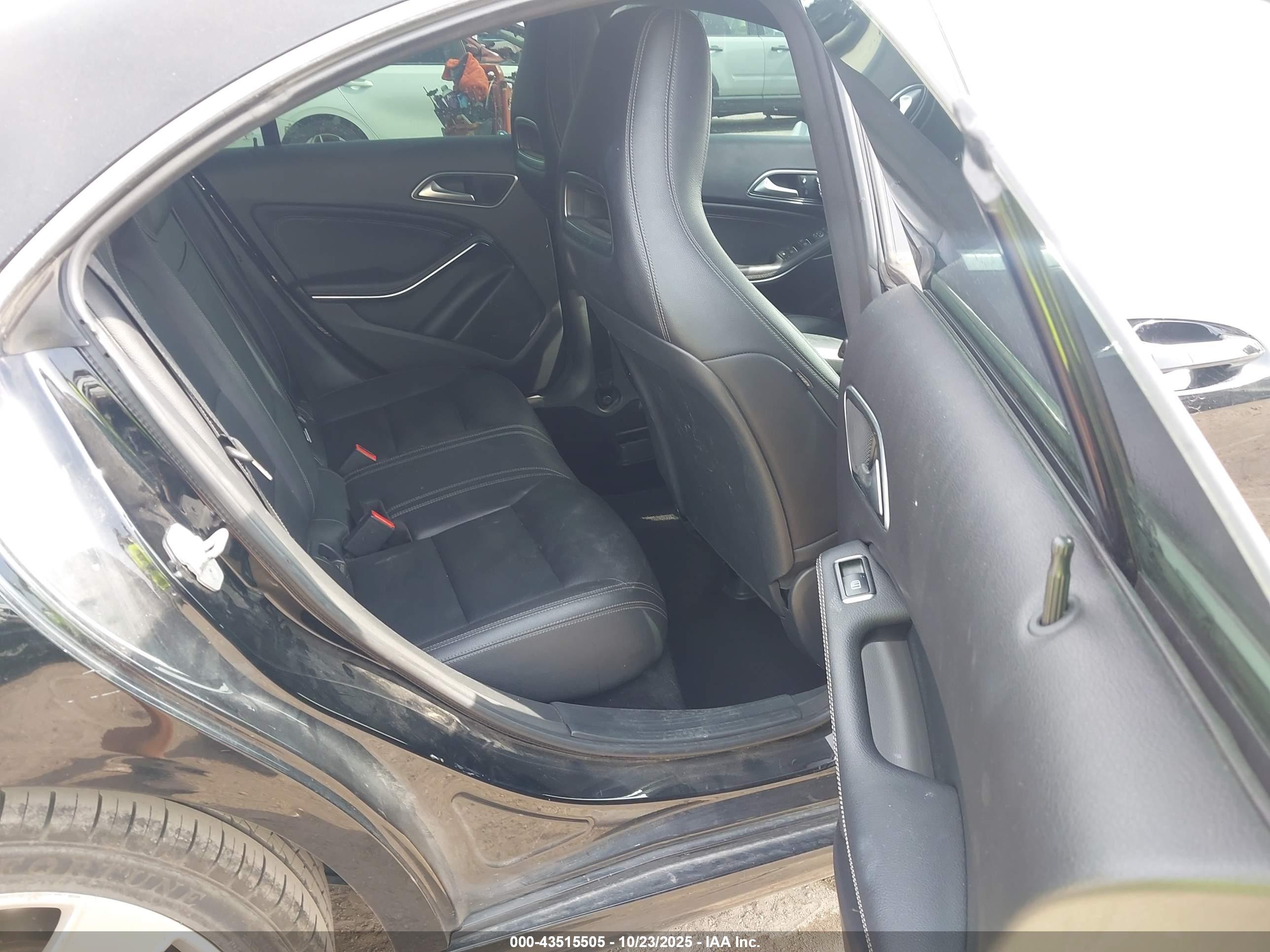 MERCEDES-BENZ CLA image 8