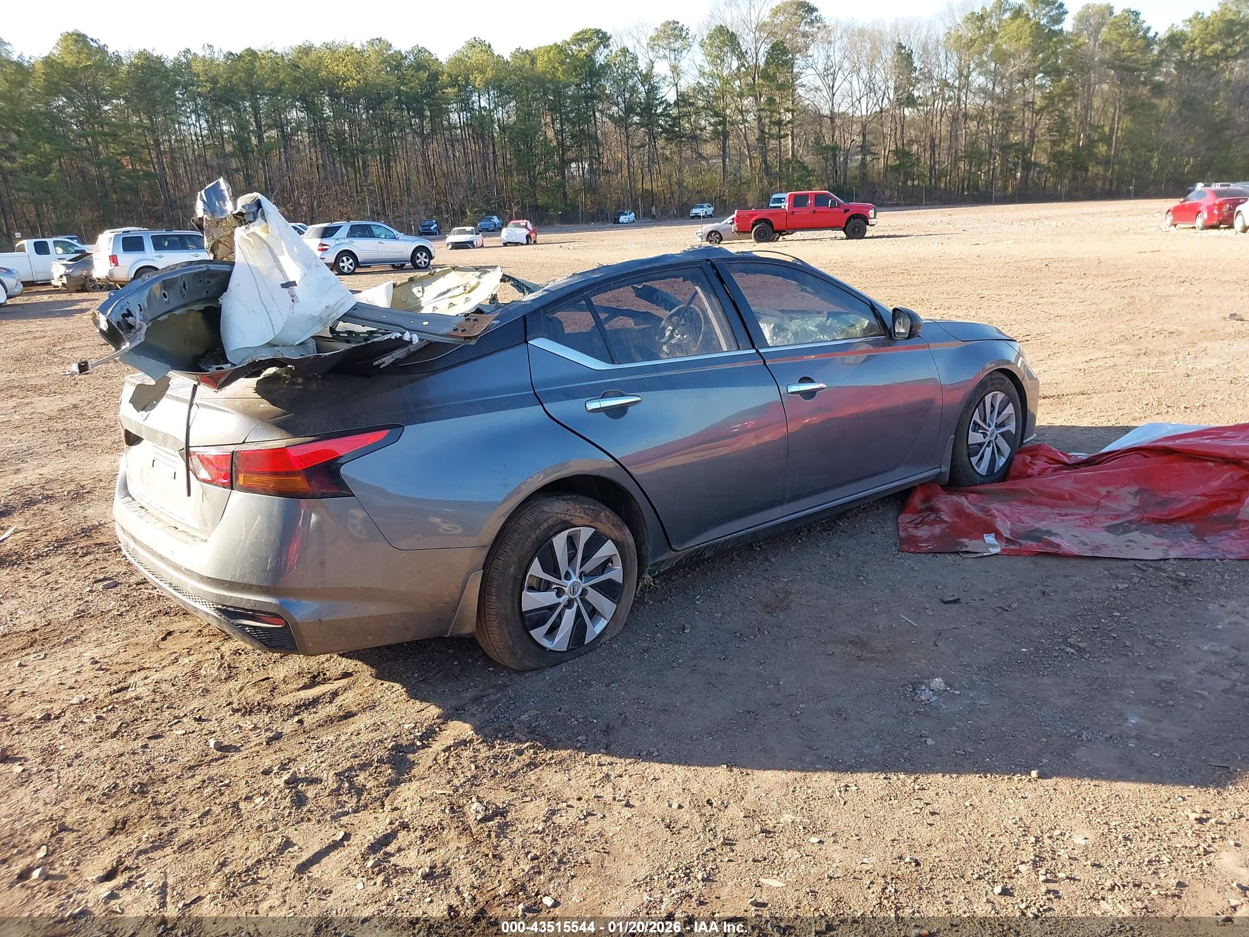 NISSAN ALTIMA image 4