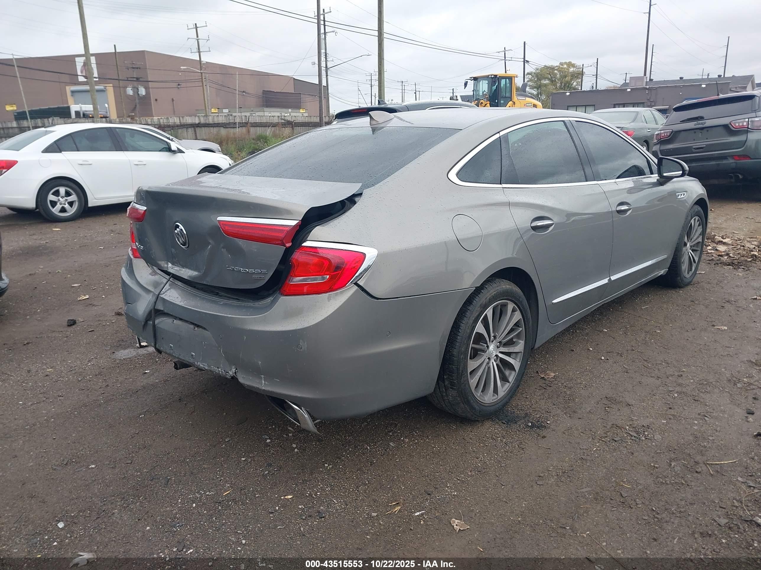 BUICK LACROSSE image 4