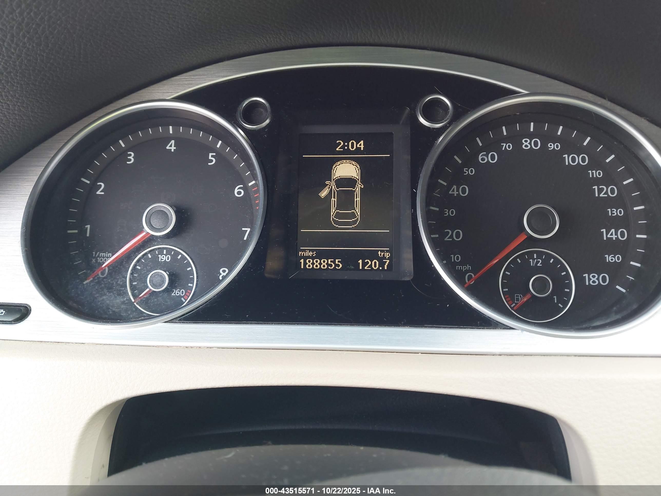 VOLKSWAGEN CC image 7