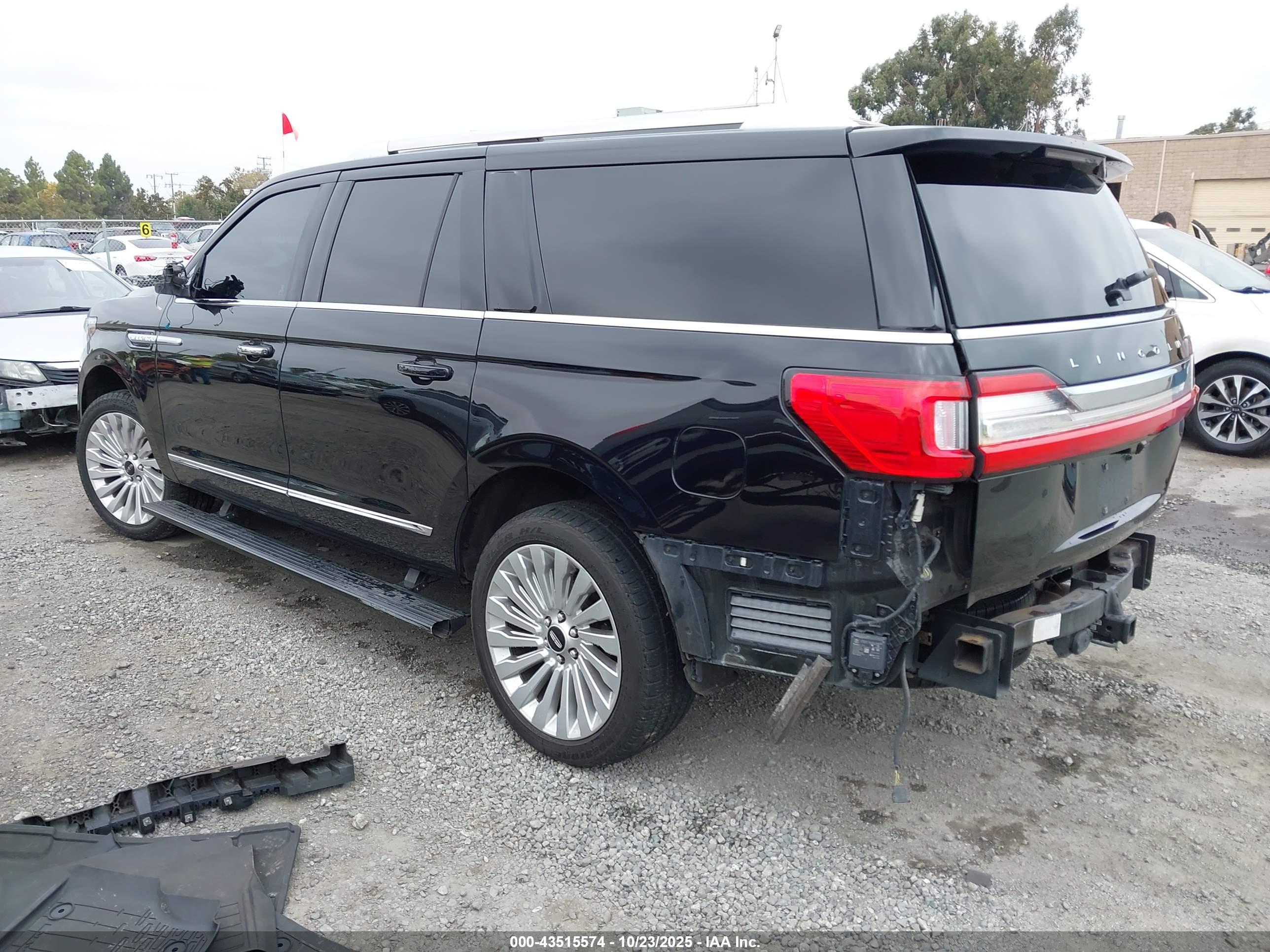 LINCOLN NAVIGATOR image 3