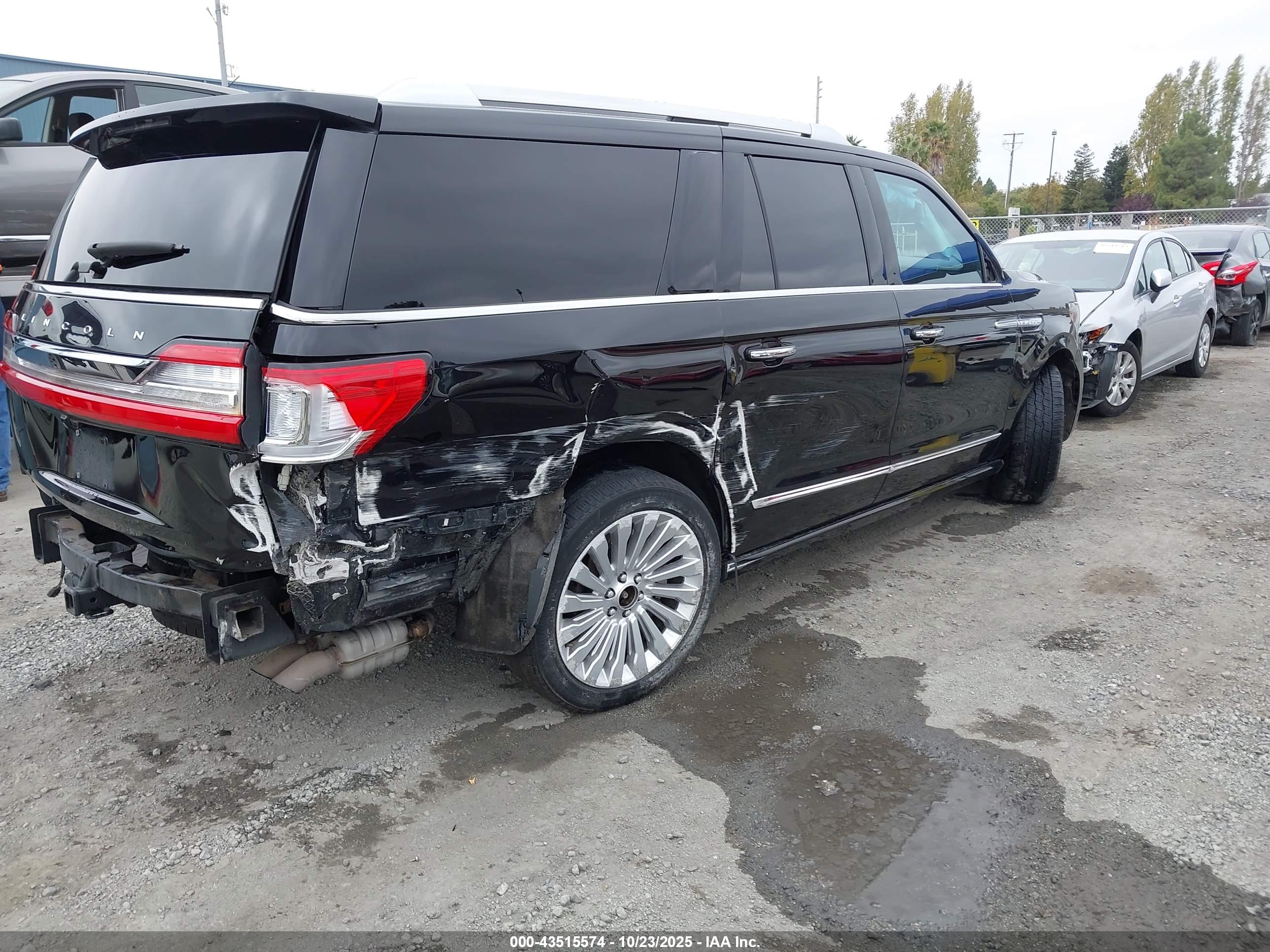 LINCOLN NAVIGATOR image 4