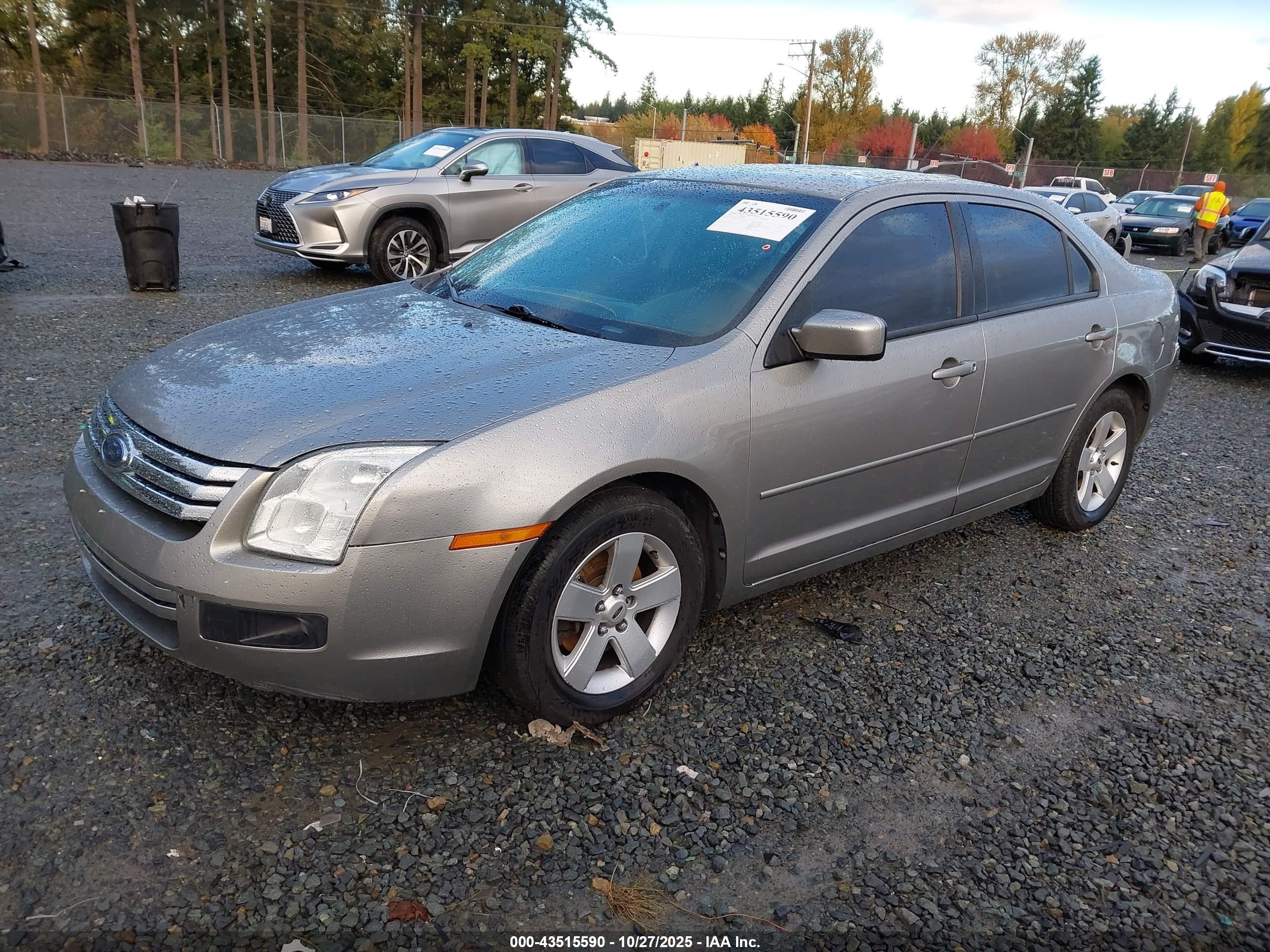 FORD FUSION image 2