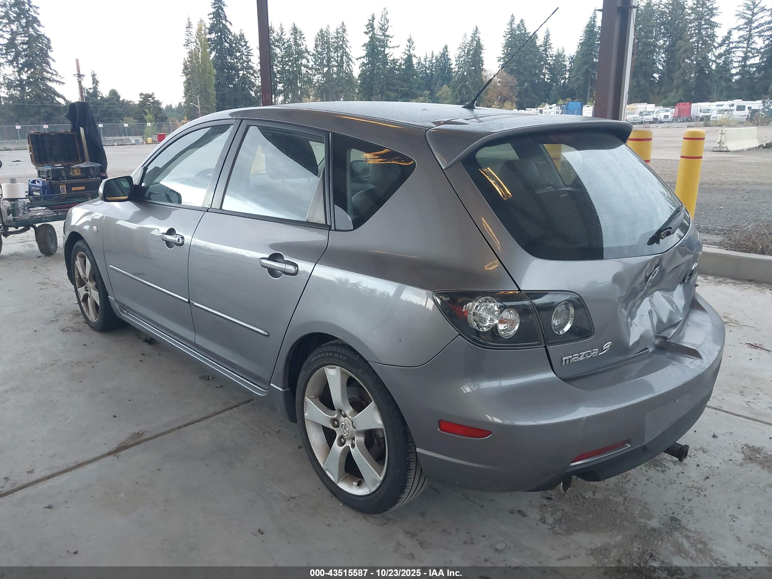 MAZDA MAZDA3 image 3