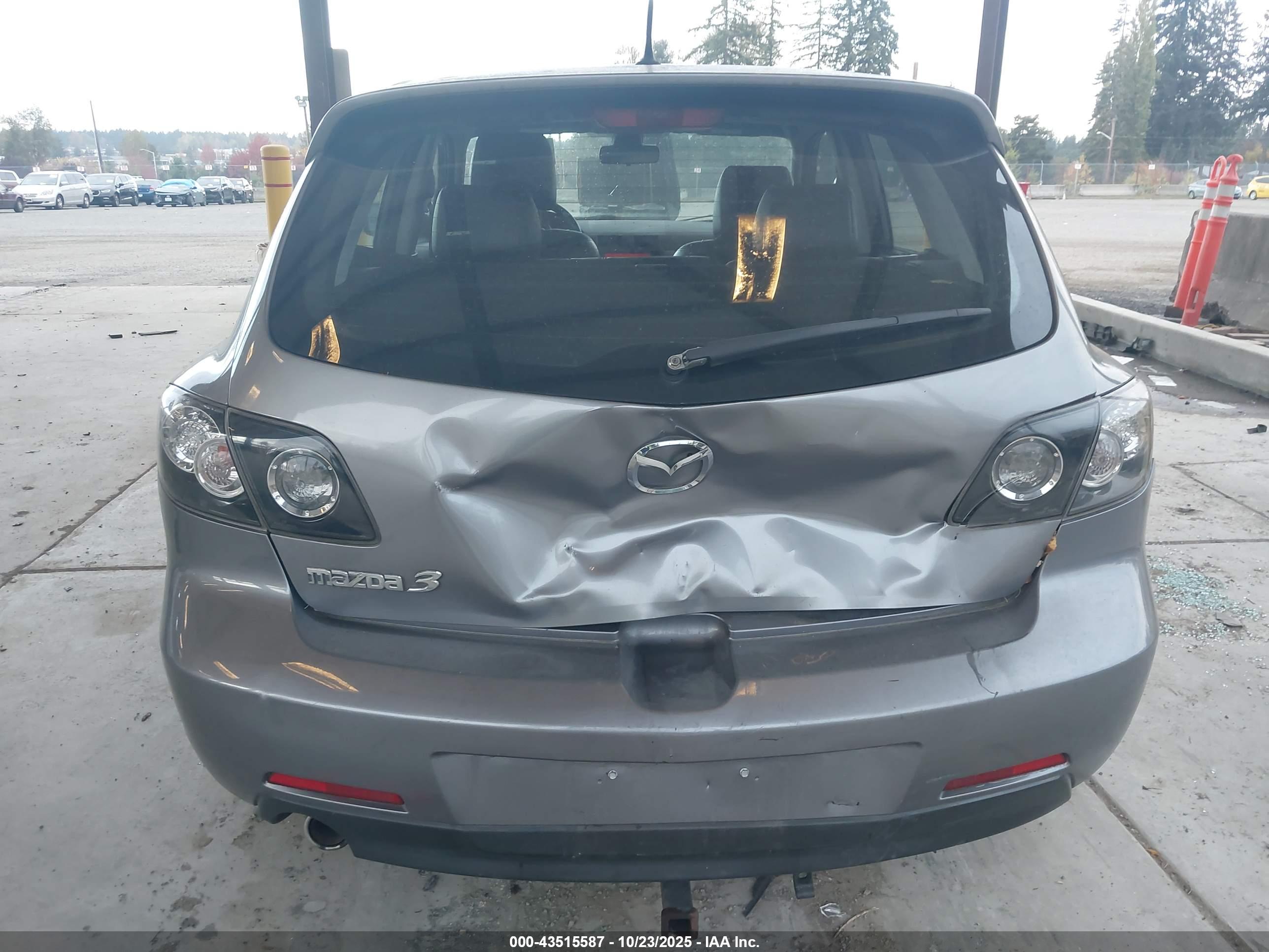MAZDA MAZDA3 image 6