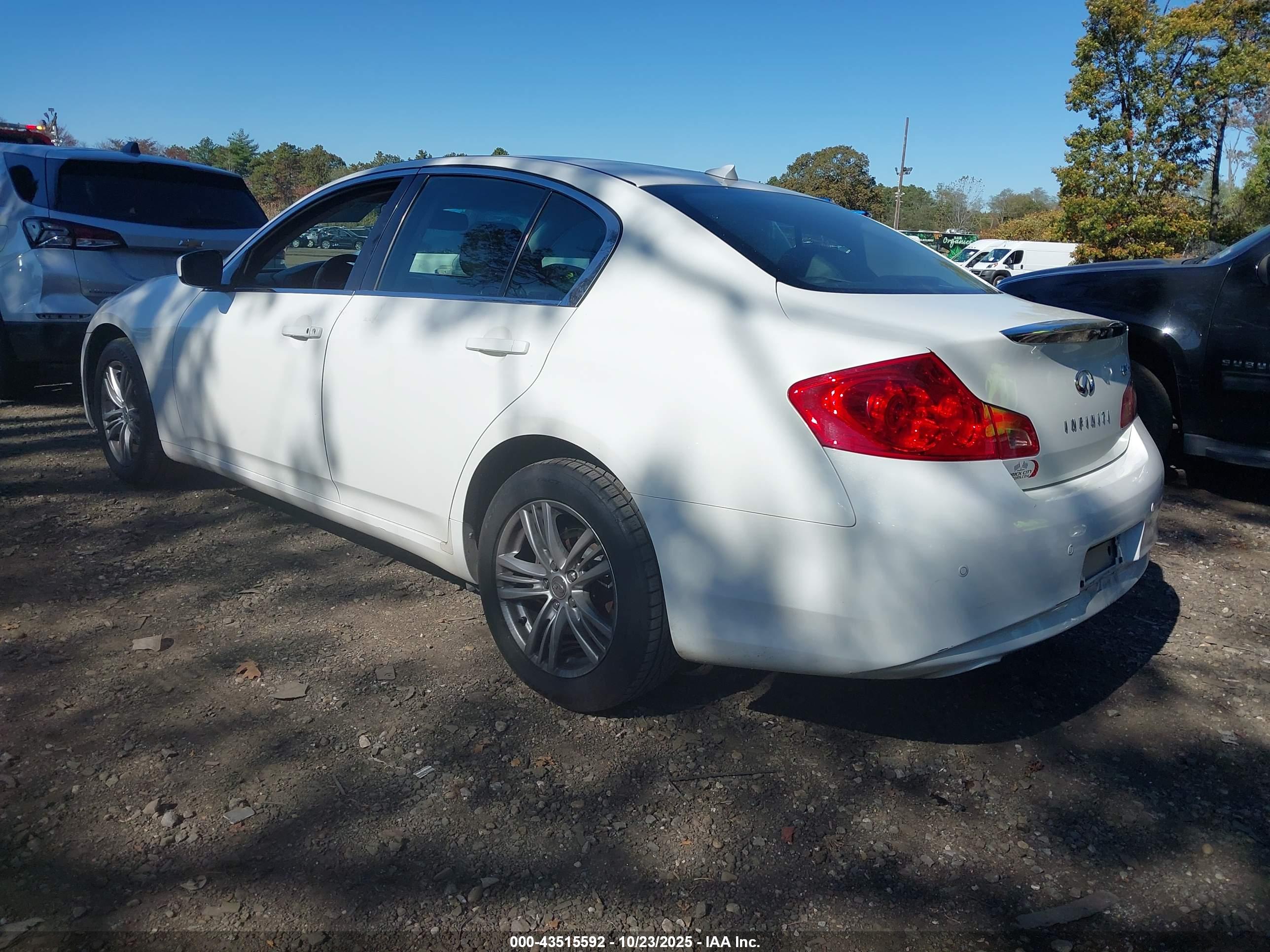 INFINITI G37X image 3