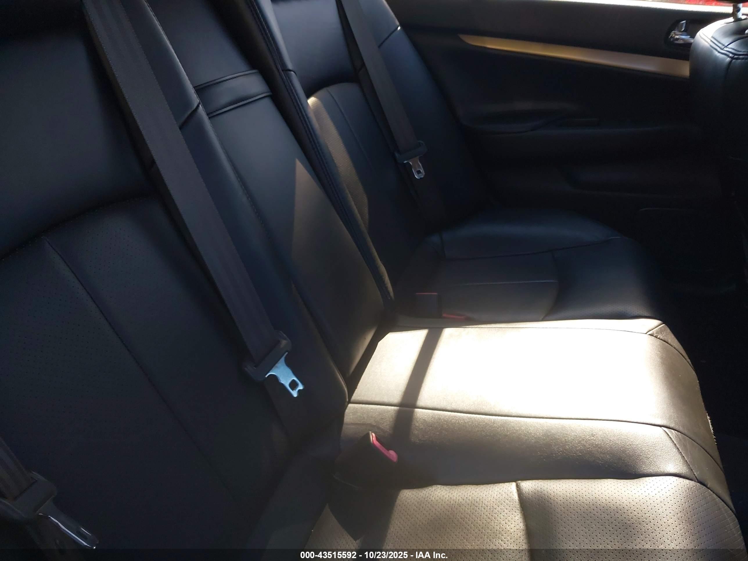 INFINITI G37X image 8