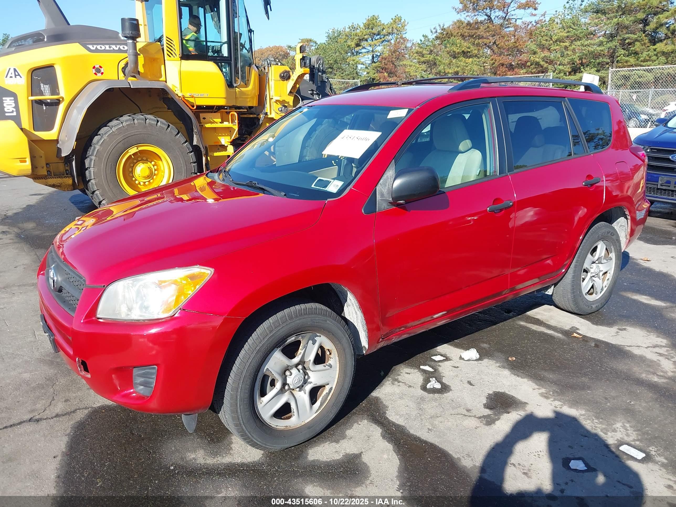 TOYOTA RAV4 image 2