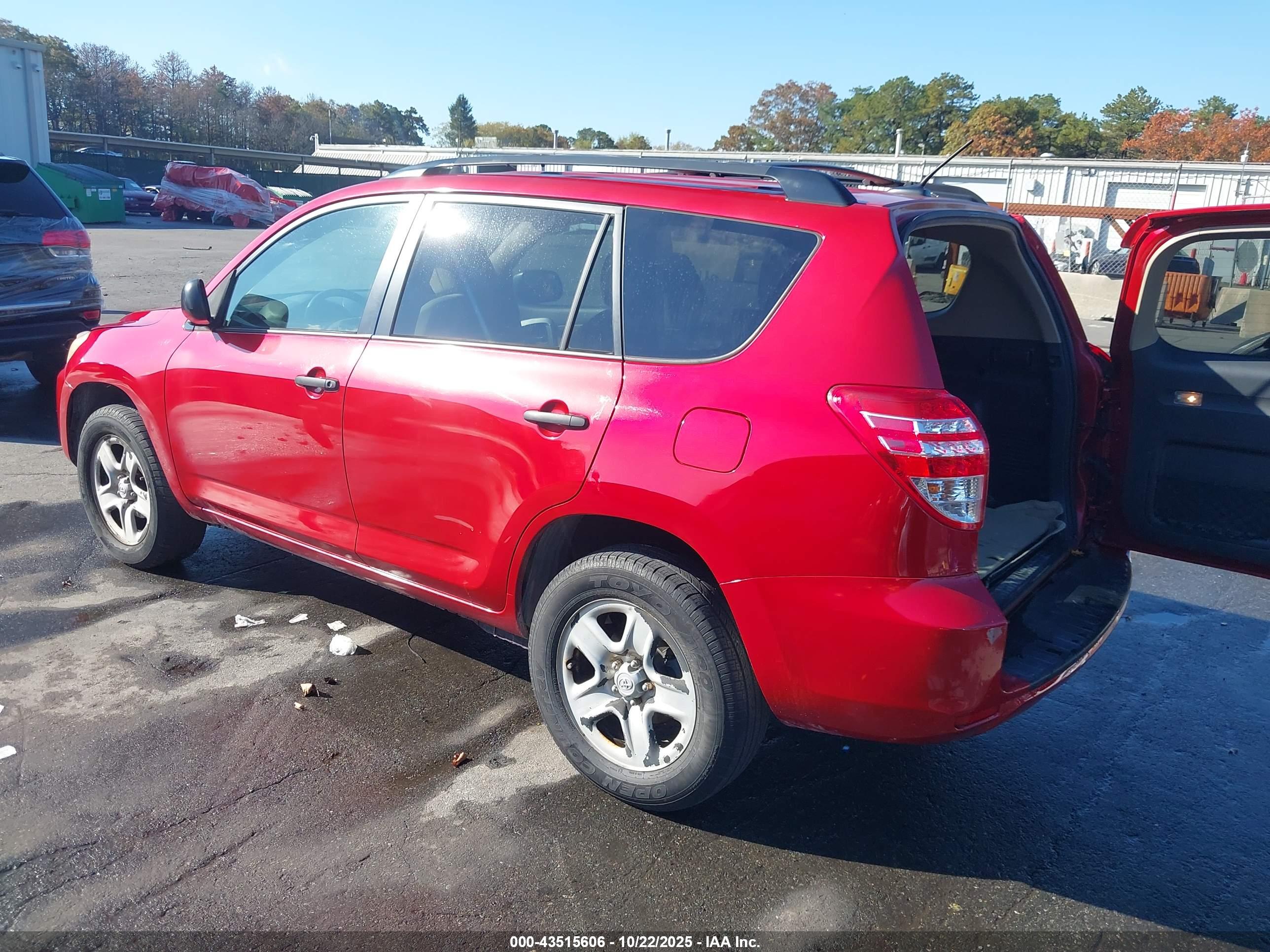 TOYOTA RAV4 image 3