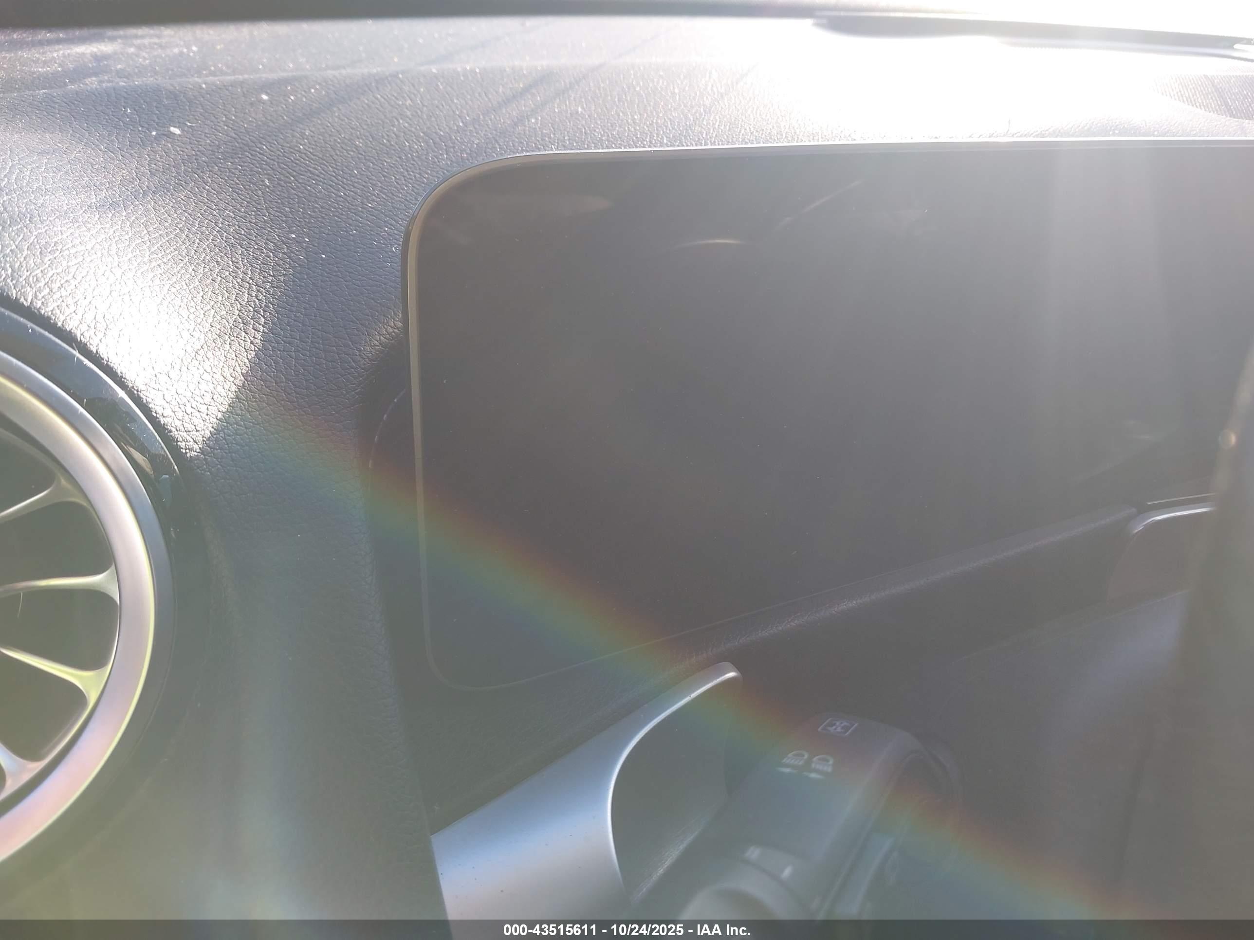 MERCEDES-BENZ GLB image 7