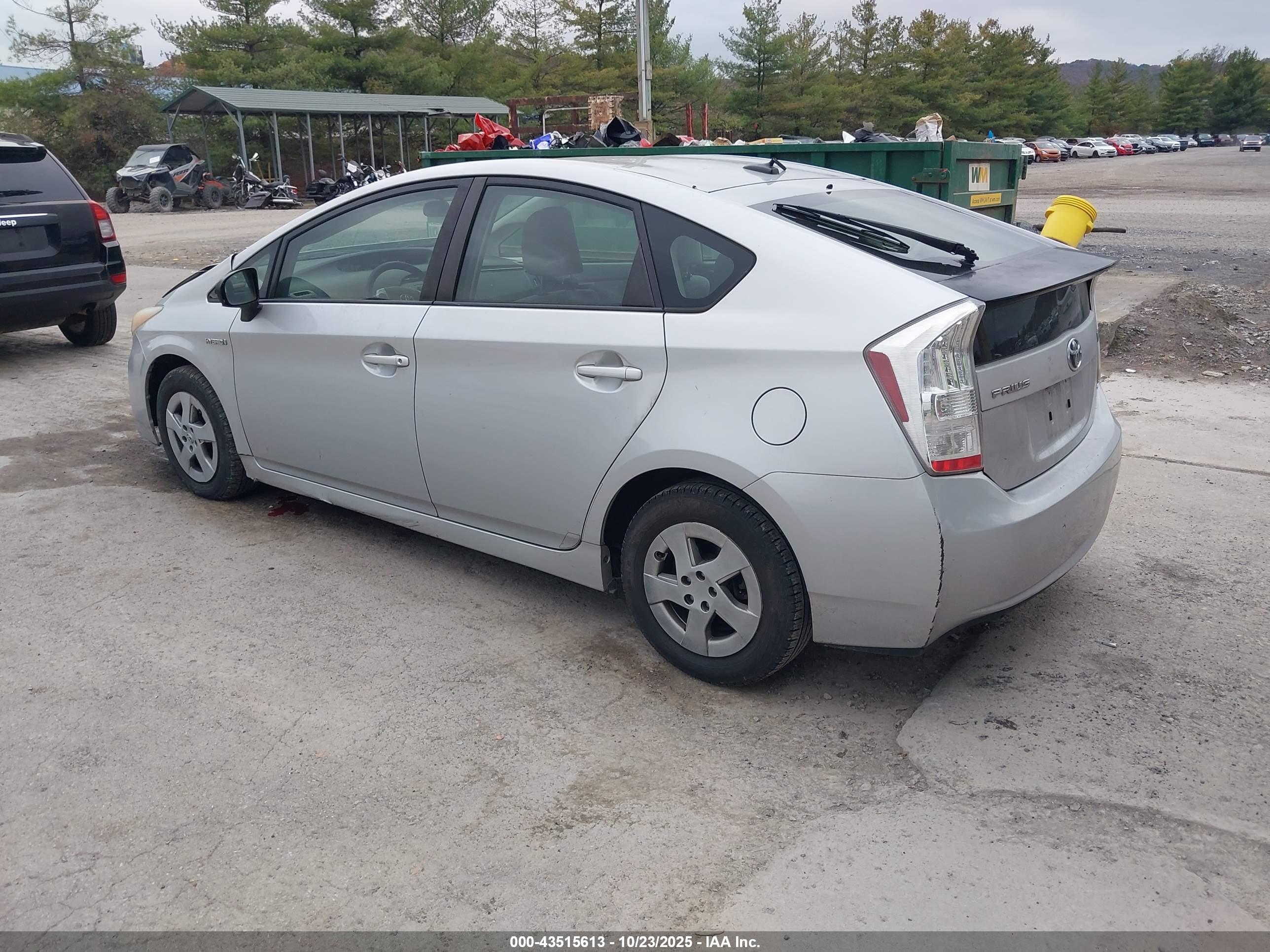 TOYOTA PRIUS image 3