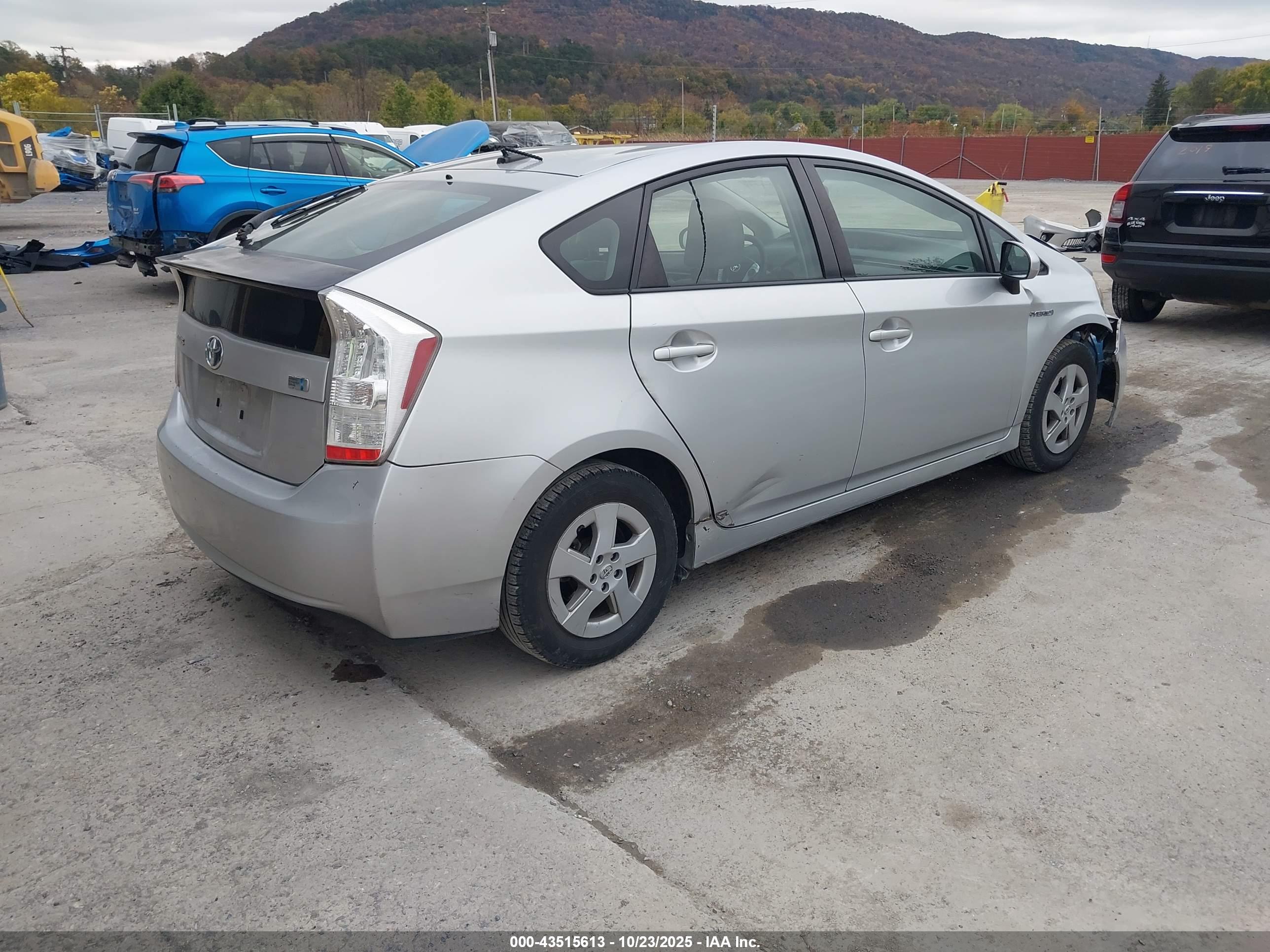 TOYOTA PRIUS image 4