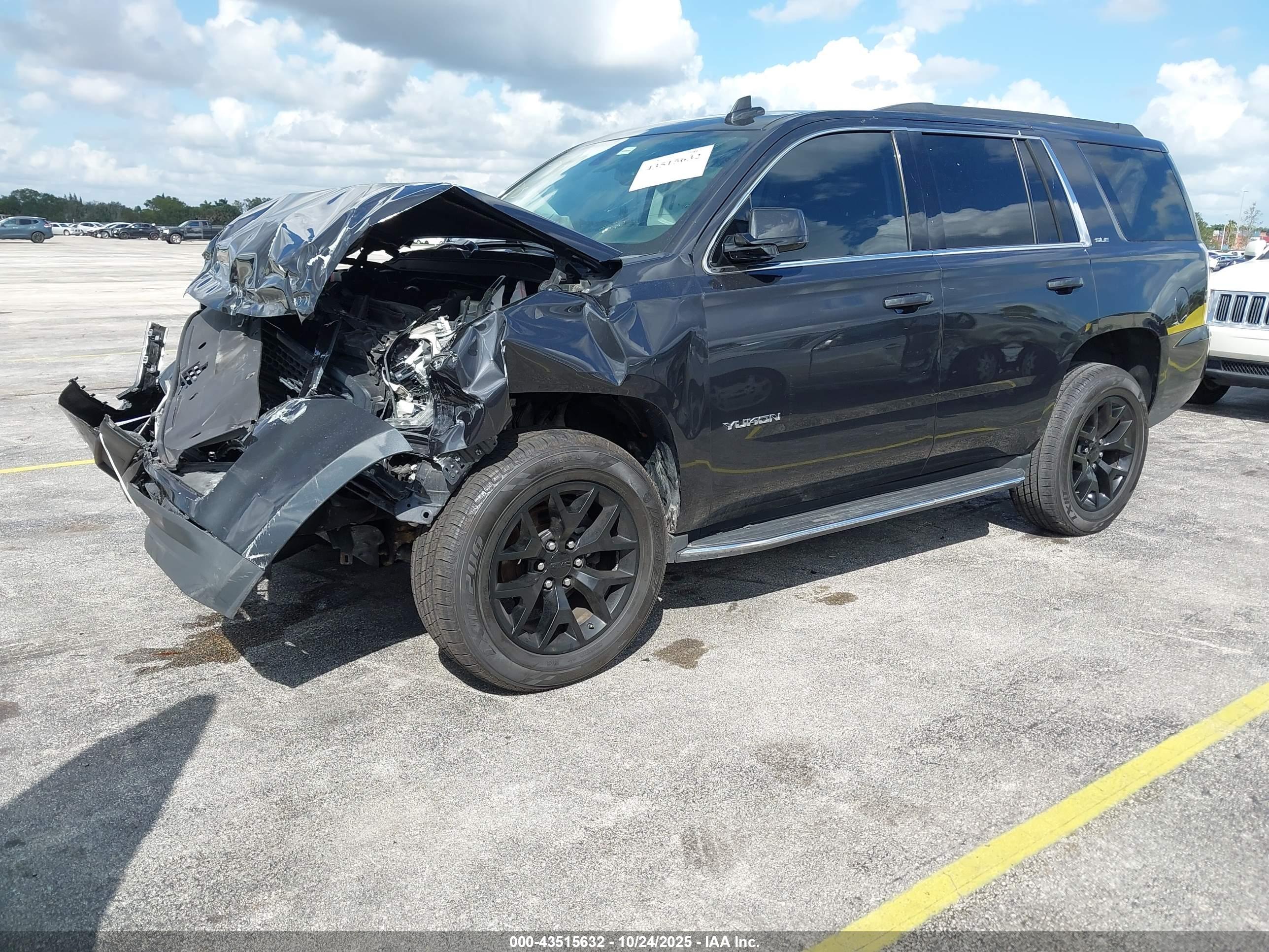 GMC YUKON image 2