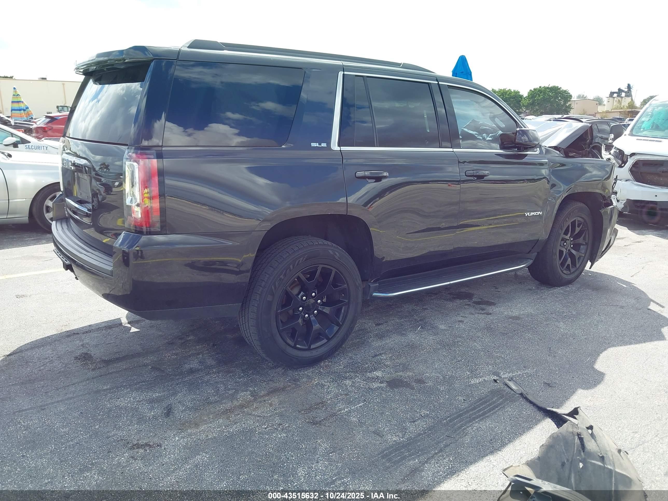 GMC YUKON image 4