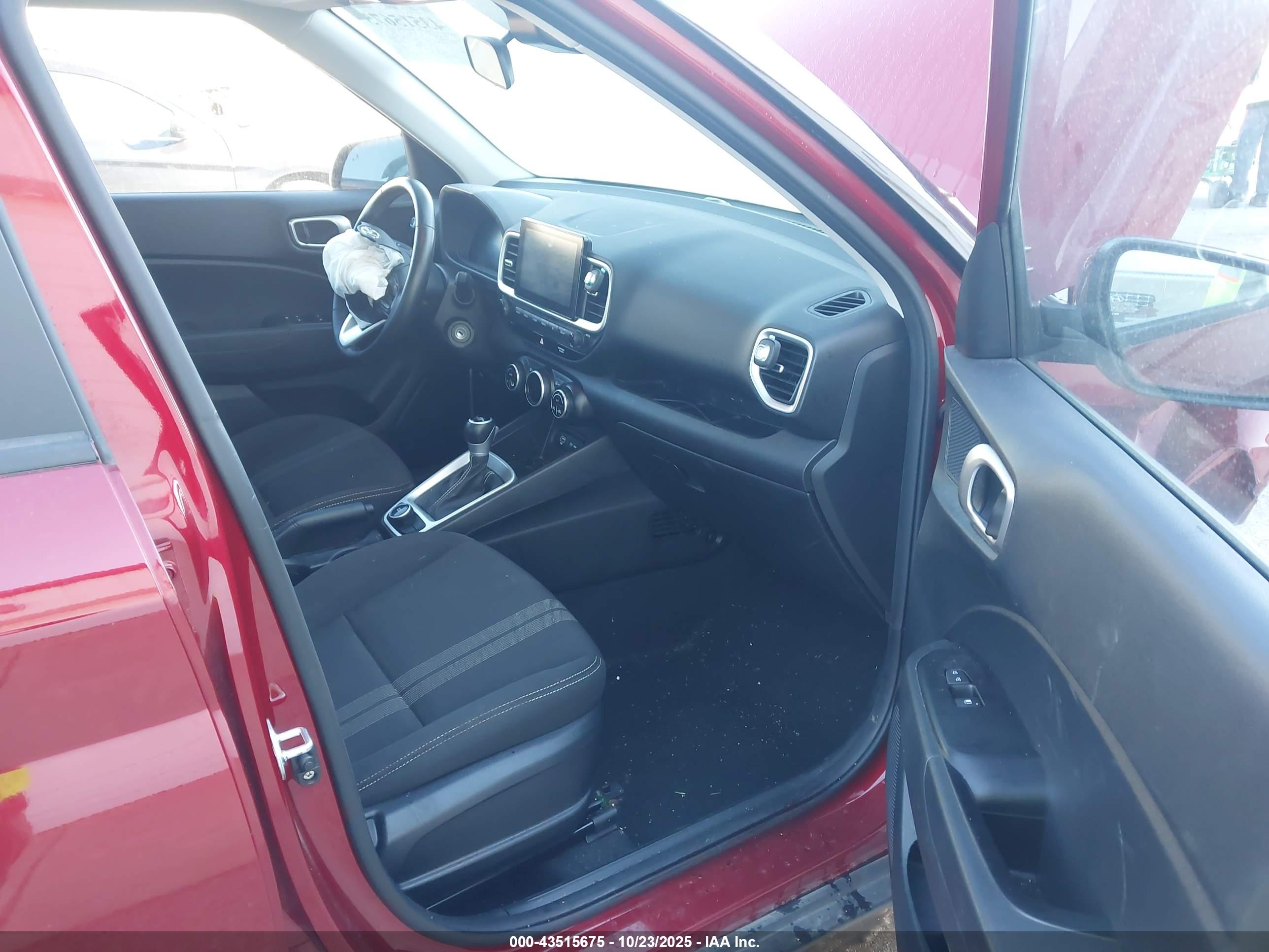 HYUNDAI VENUE image 5
