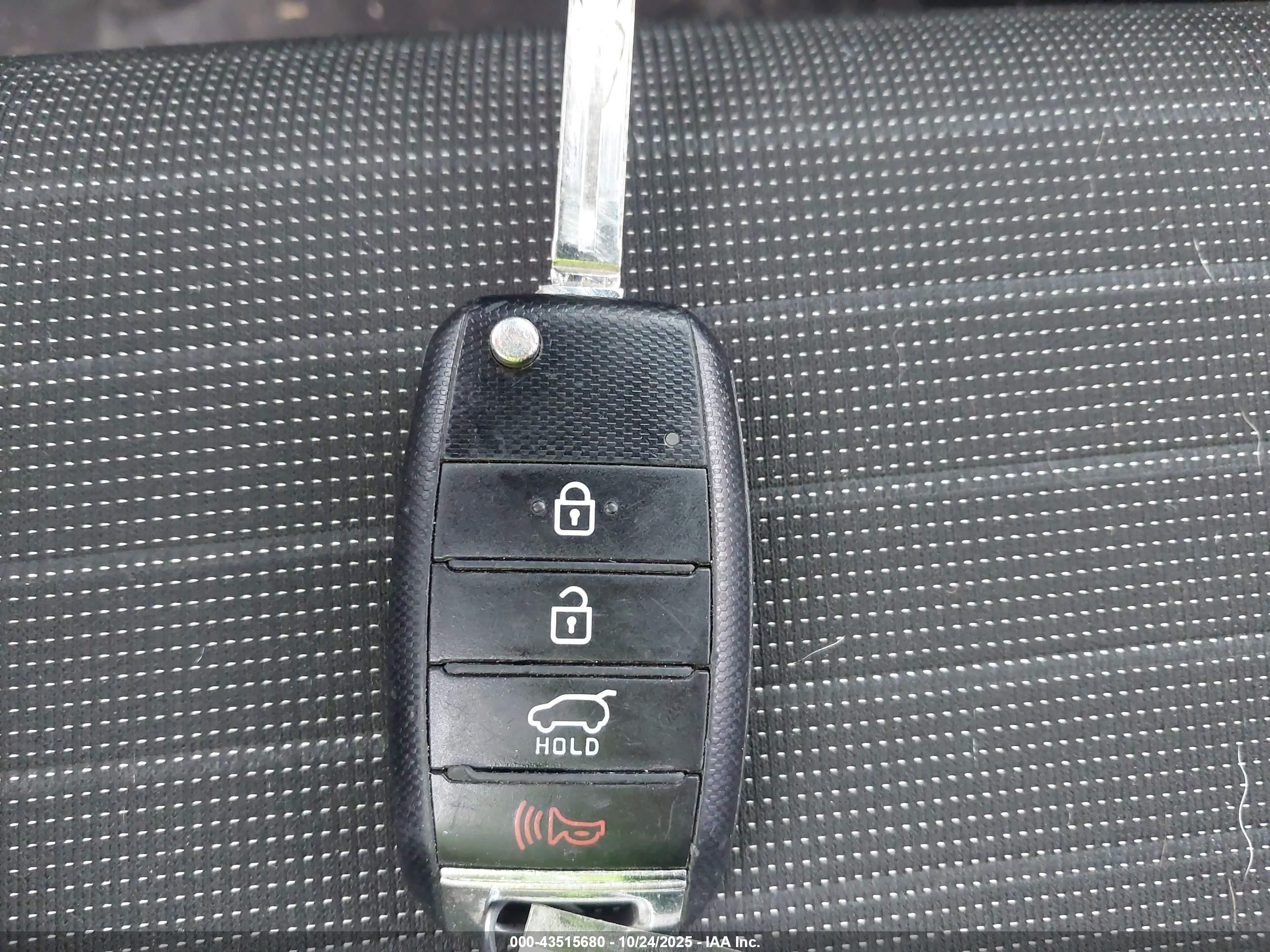 KIA SPORTAGE image 11