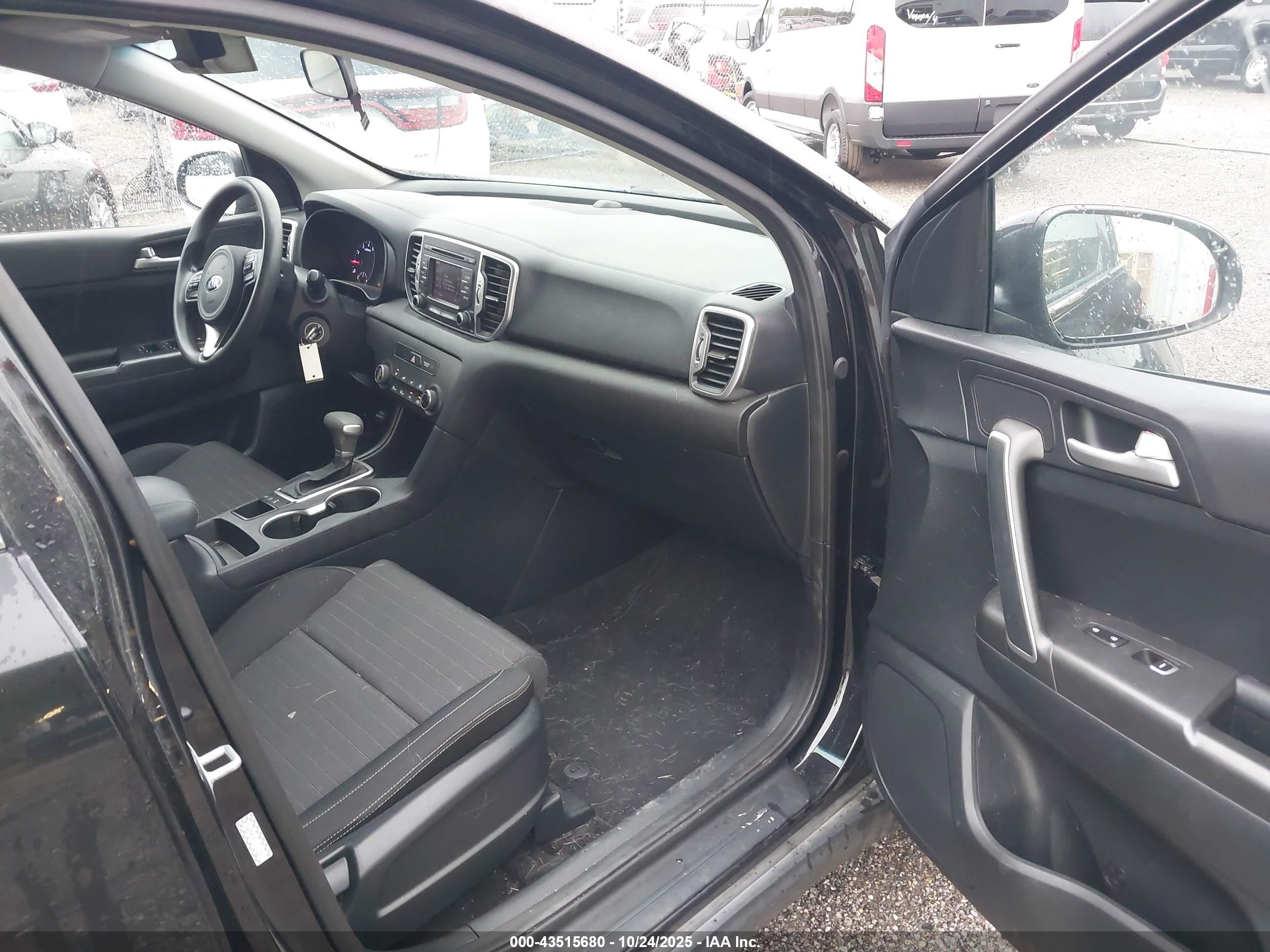 KIA SPORTAGE image 5
