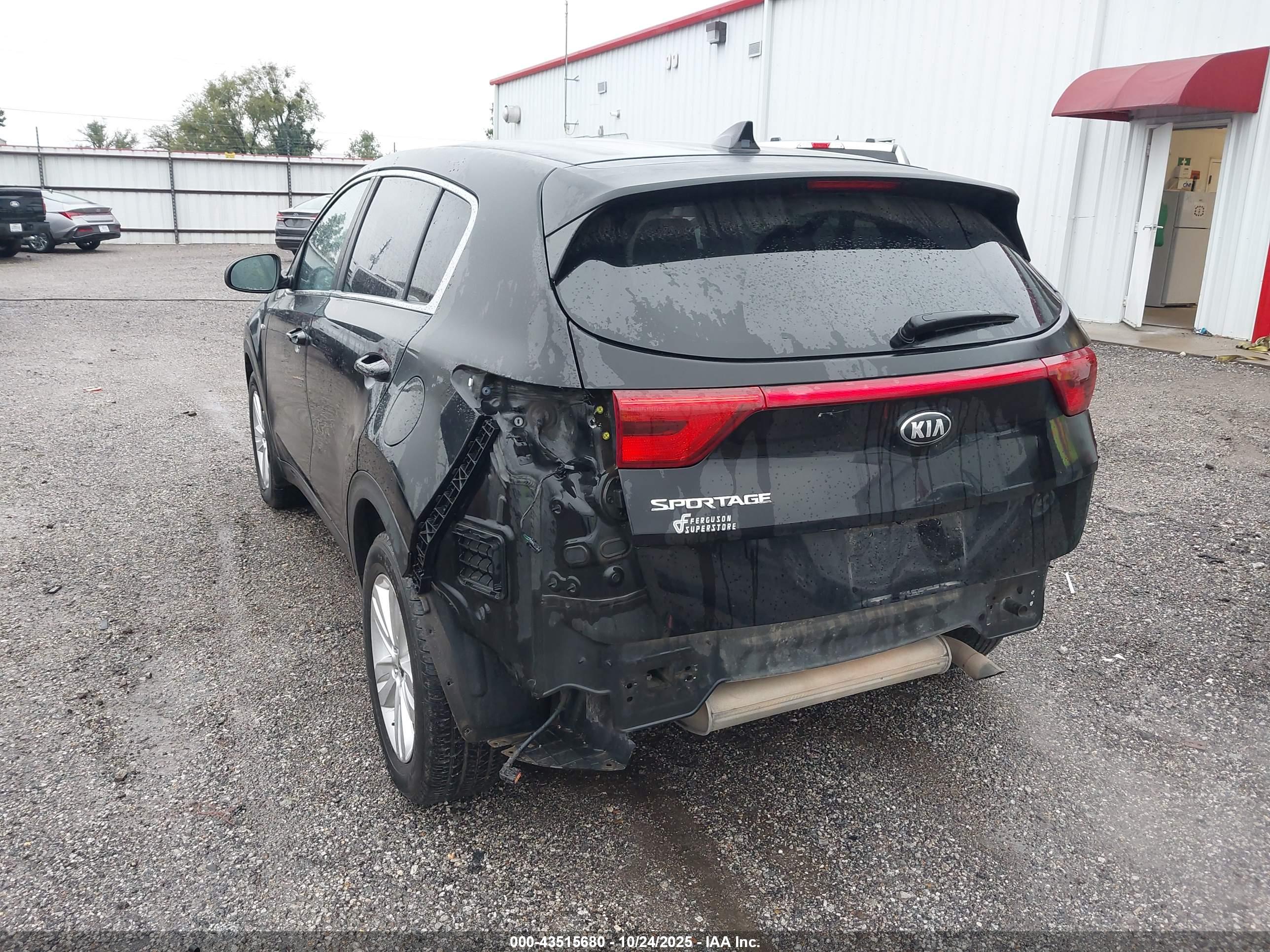 KIA SPORTAGE image 6