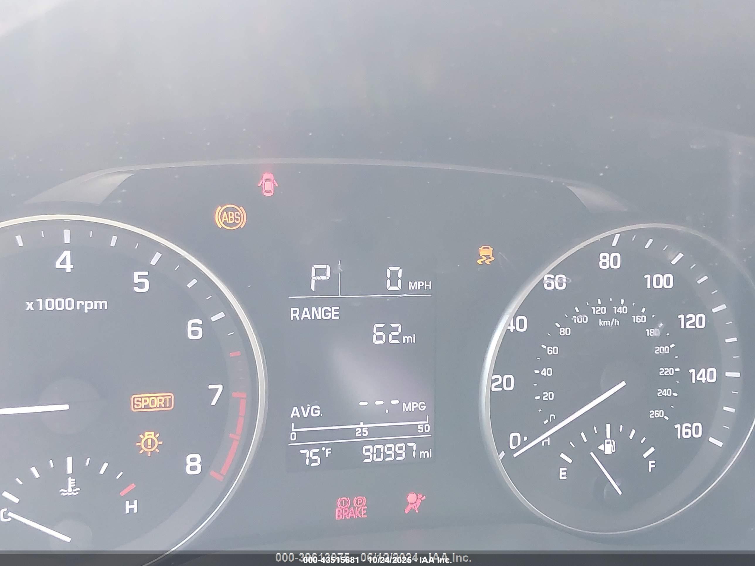 HYUNDAI ELANTRA image 7