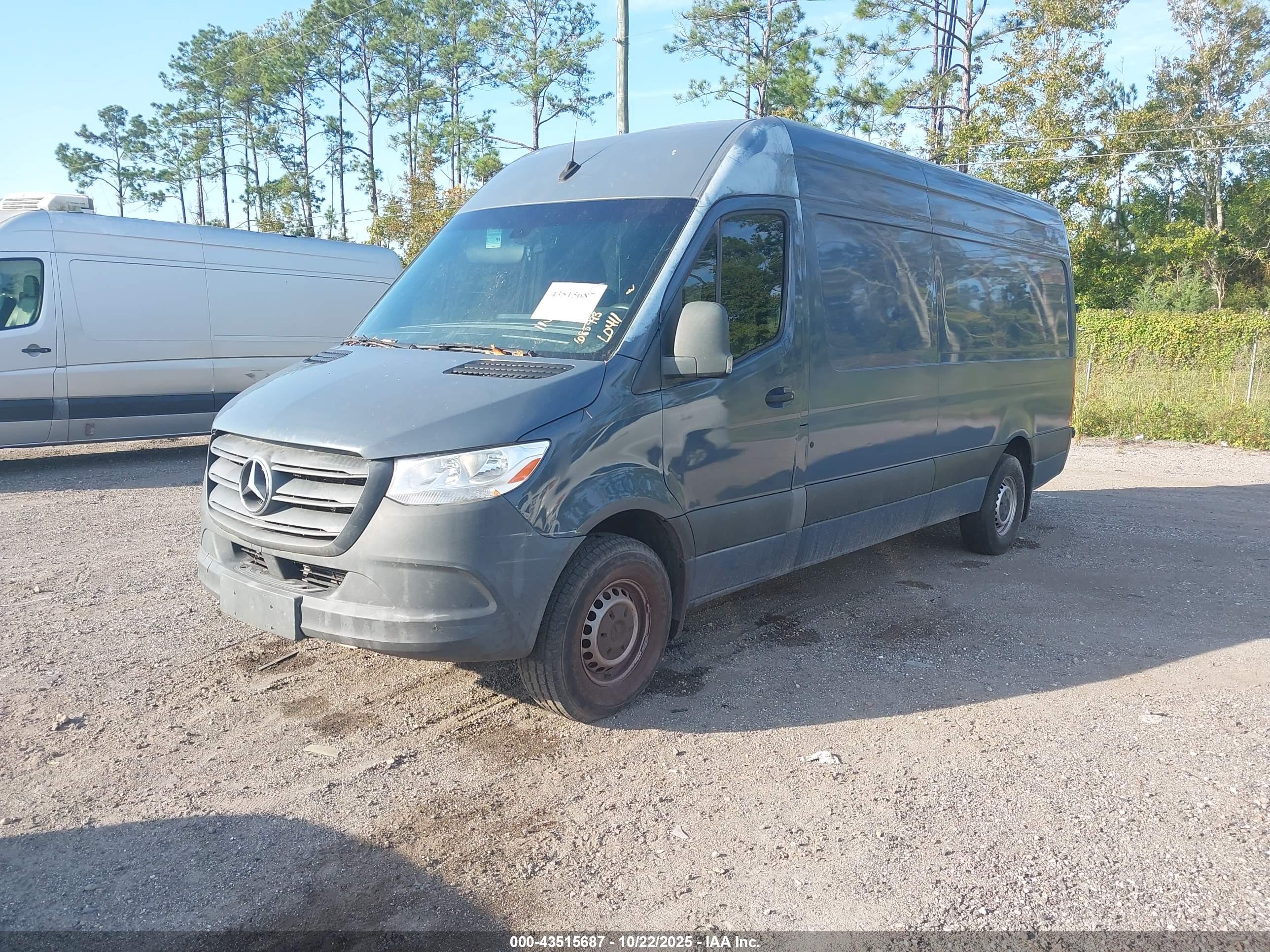 MERCEDES-BENZ SPRINTER image 2