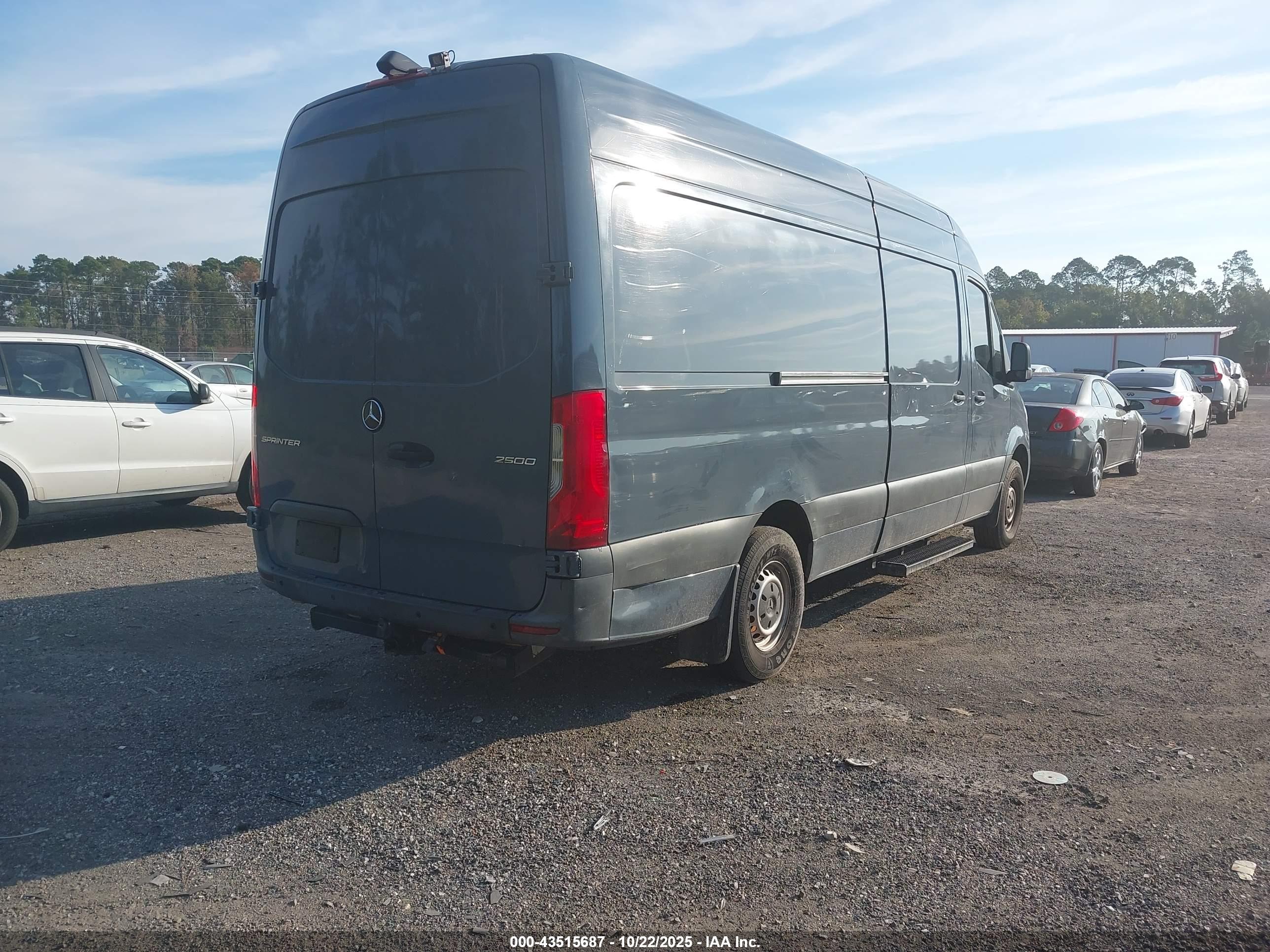 MERCEDES-BENZ SPRINTER image 4