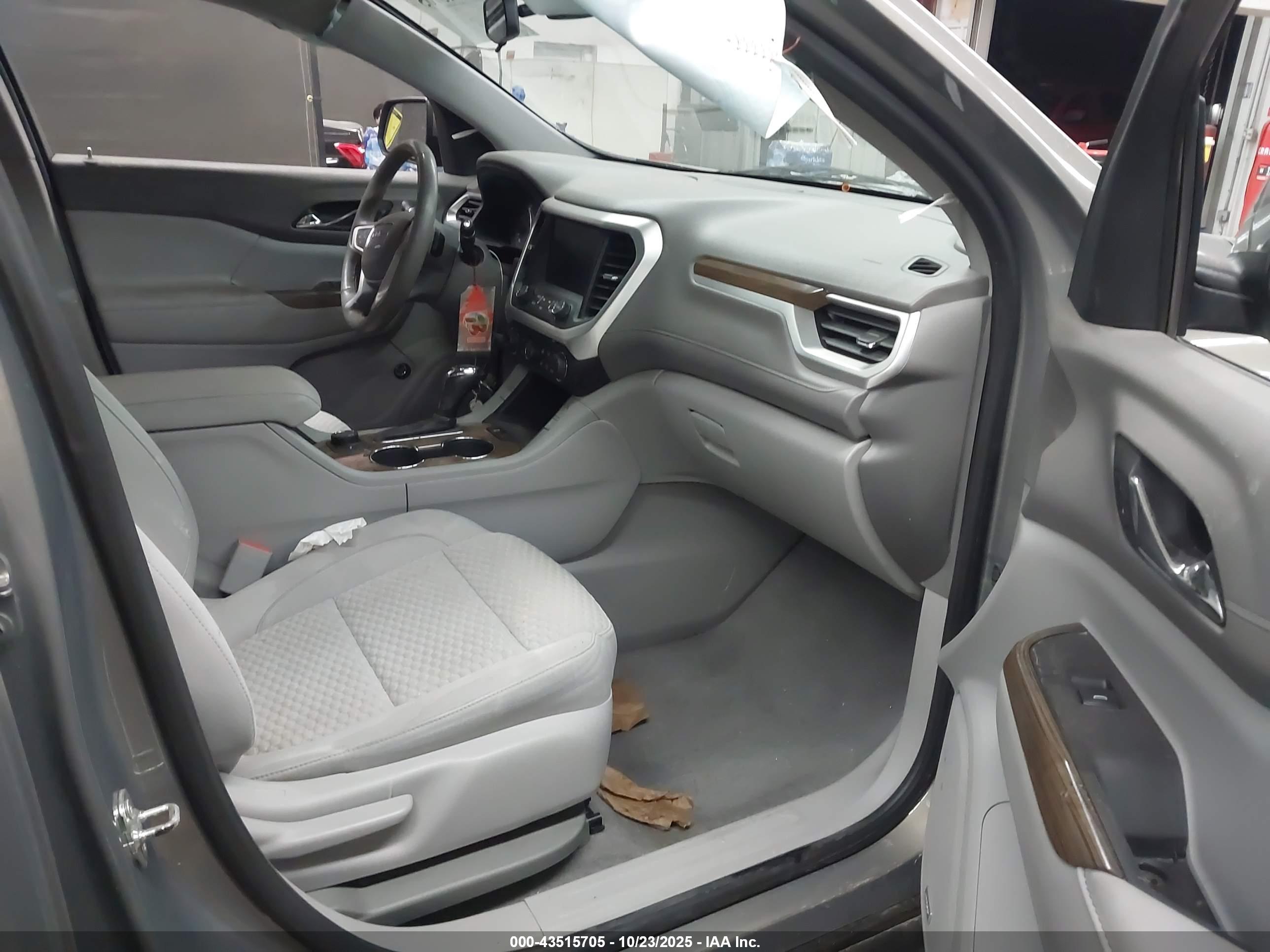 GMC ACADIA image 5