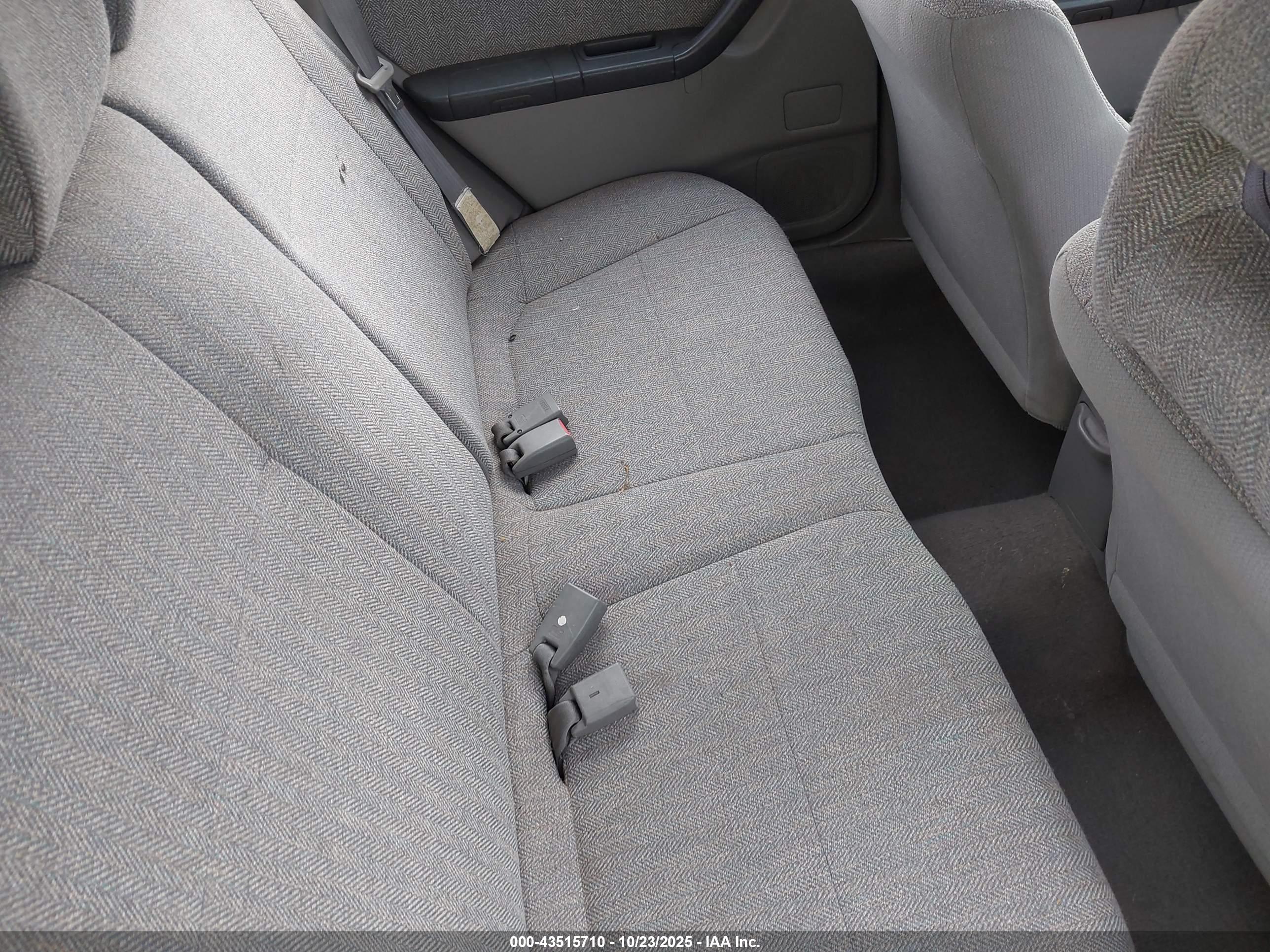 SUBARU FORESTER image 8
