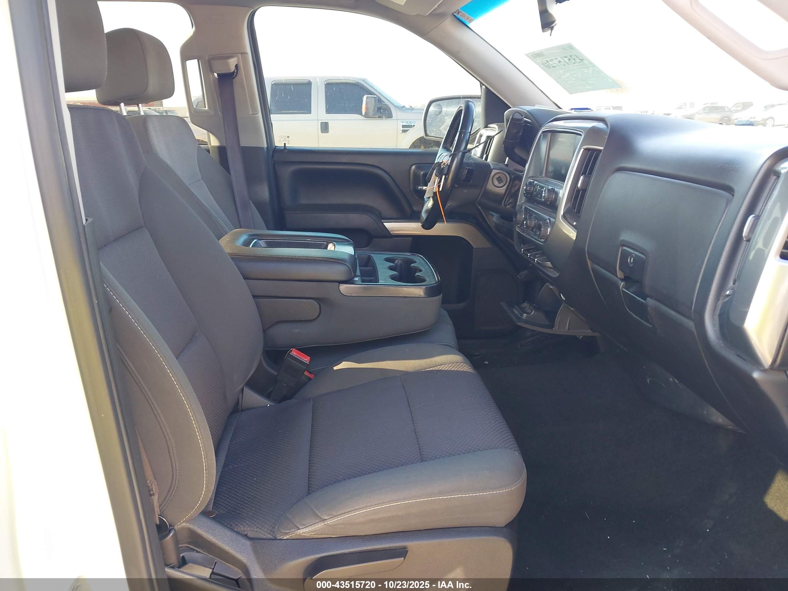 CHEVROLET SILVERADO image 5