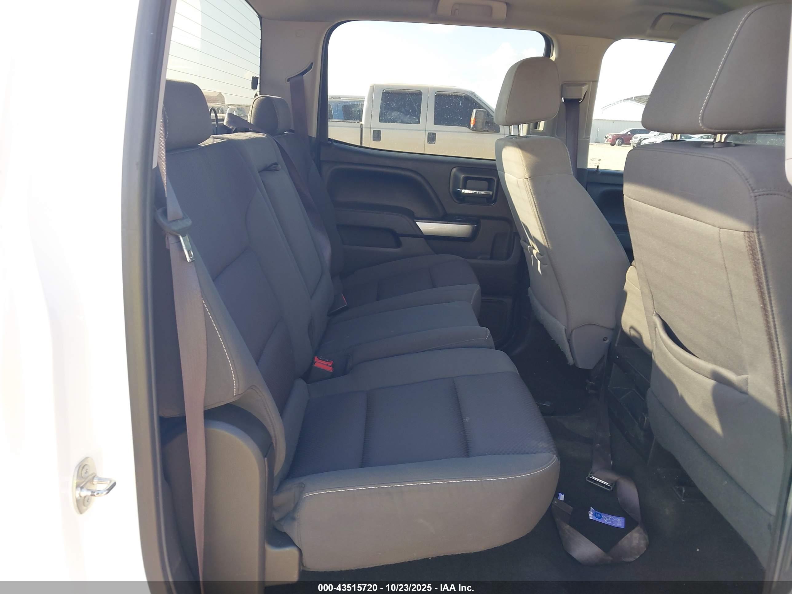 CHEVROLET SILVERADO image 8