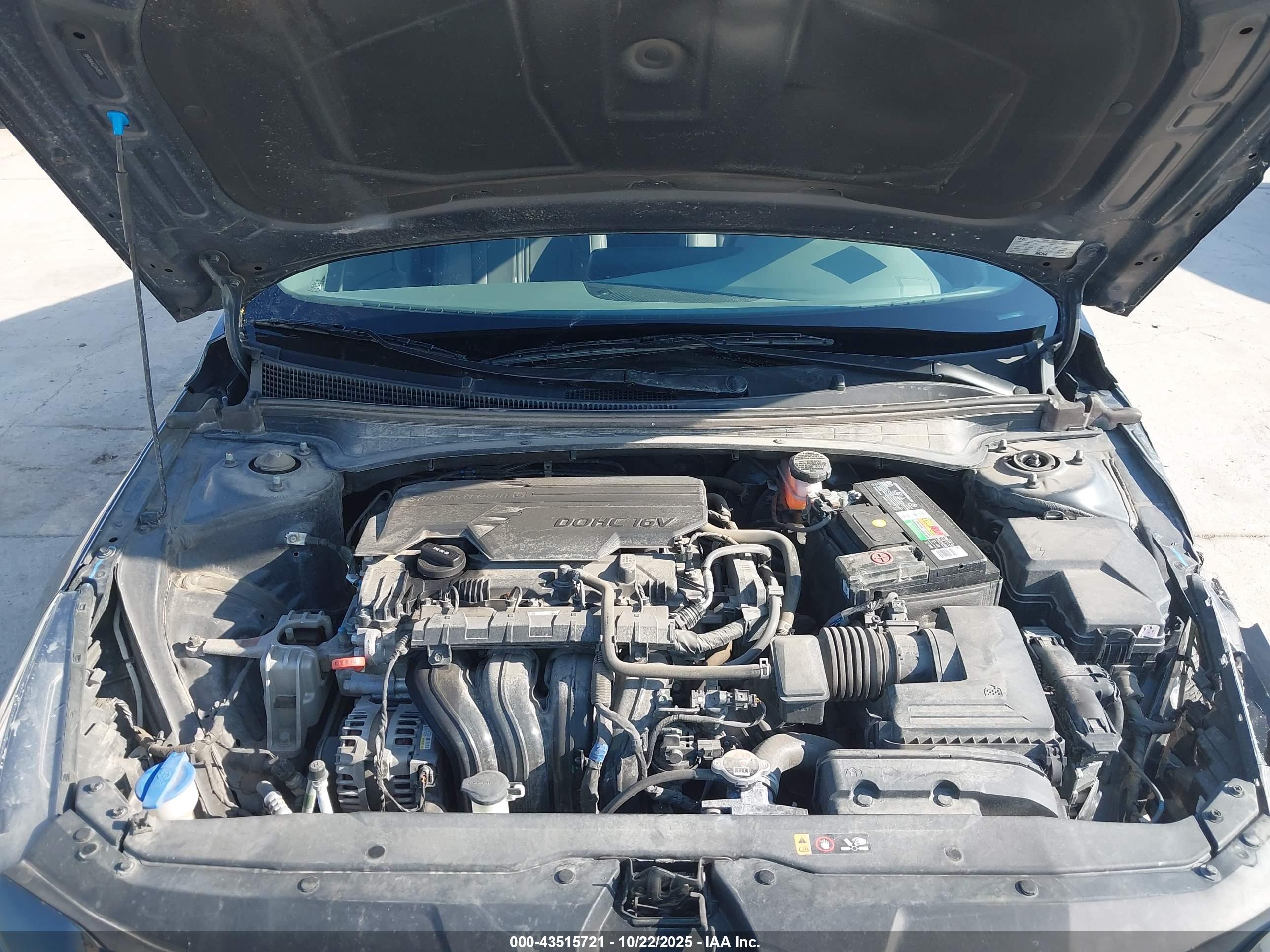 HYUNDAI ELANTRA image 10