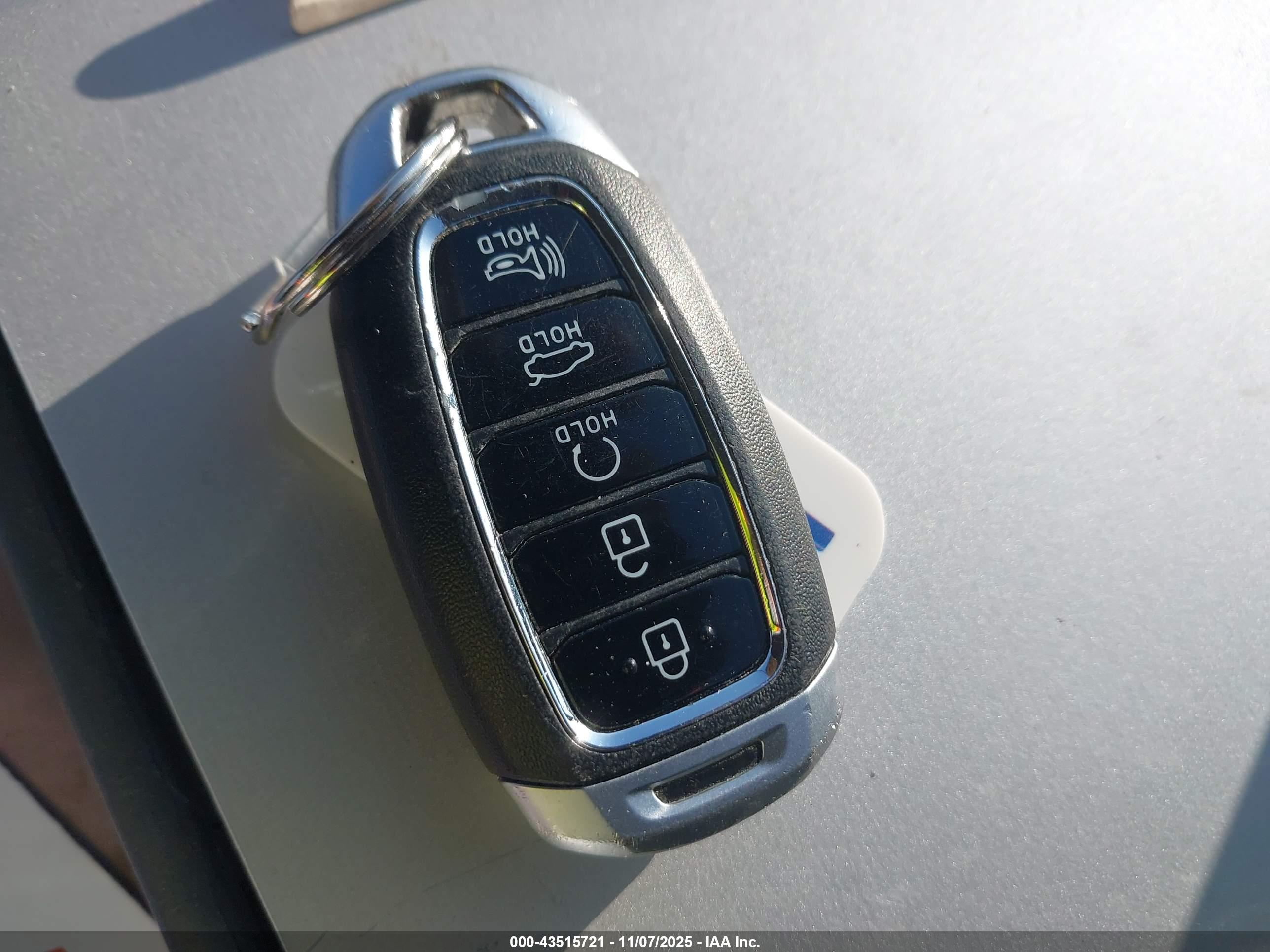 HYUNDAI ELANTRA image 11