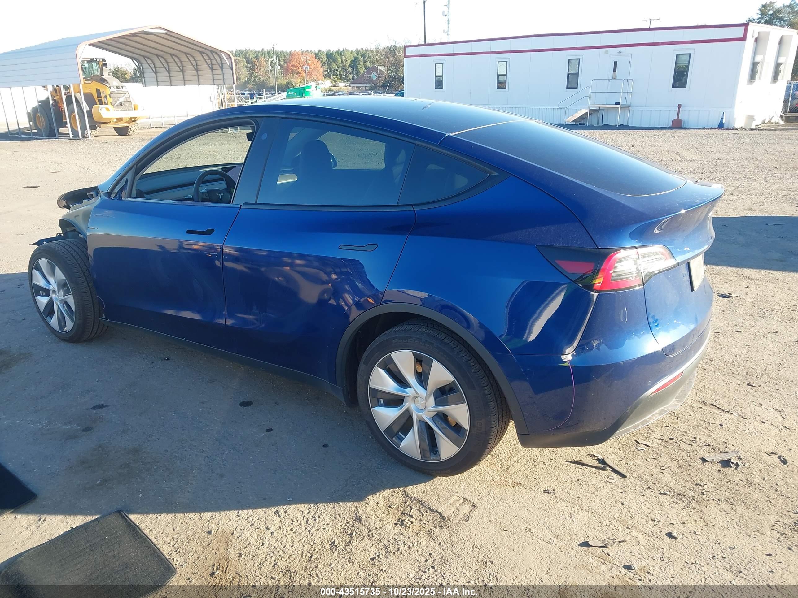 TESLA MODEL image 3