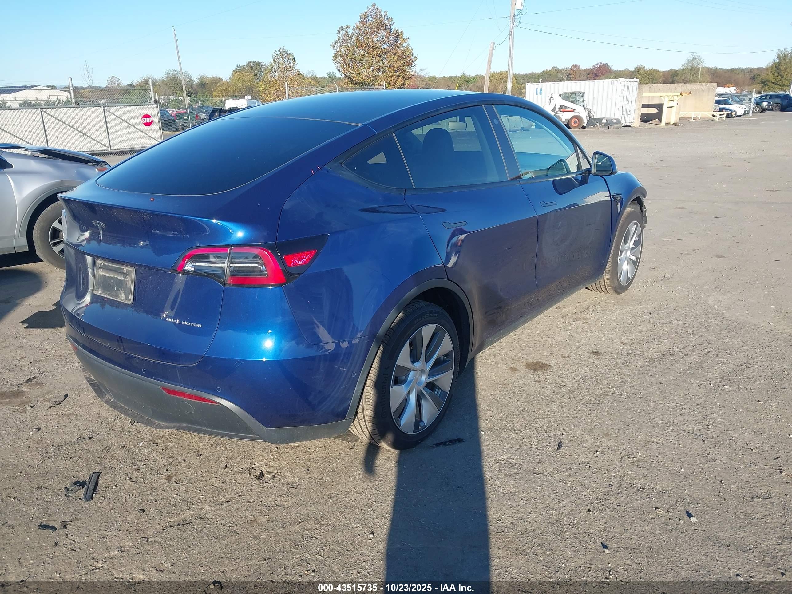TESLA MODEL image 4